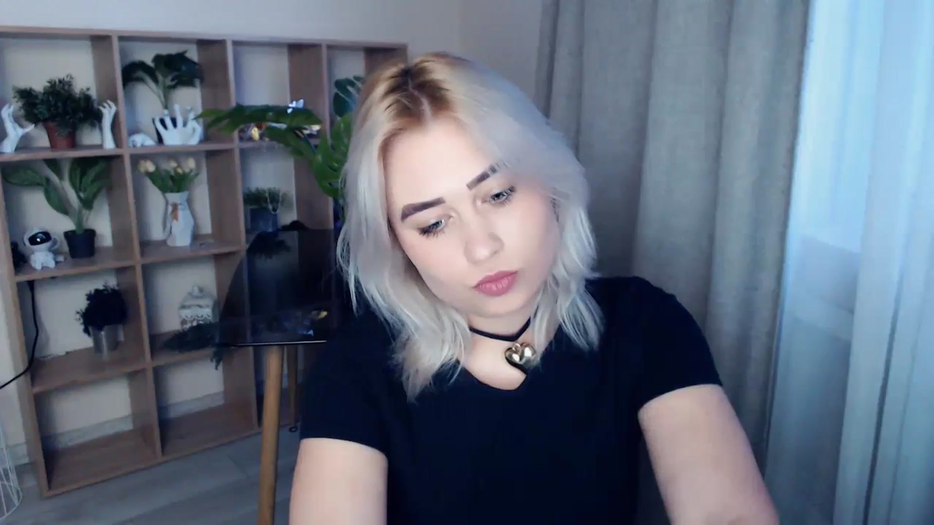Gallery image thumbnail from Kukla_kolduna's myfreecams stream on, 04/04/2024, 16:41 image 18 of 20