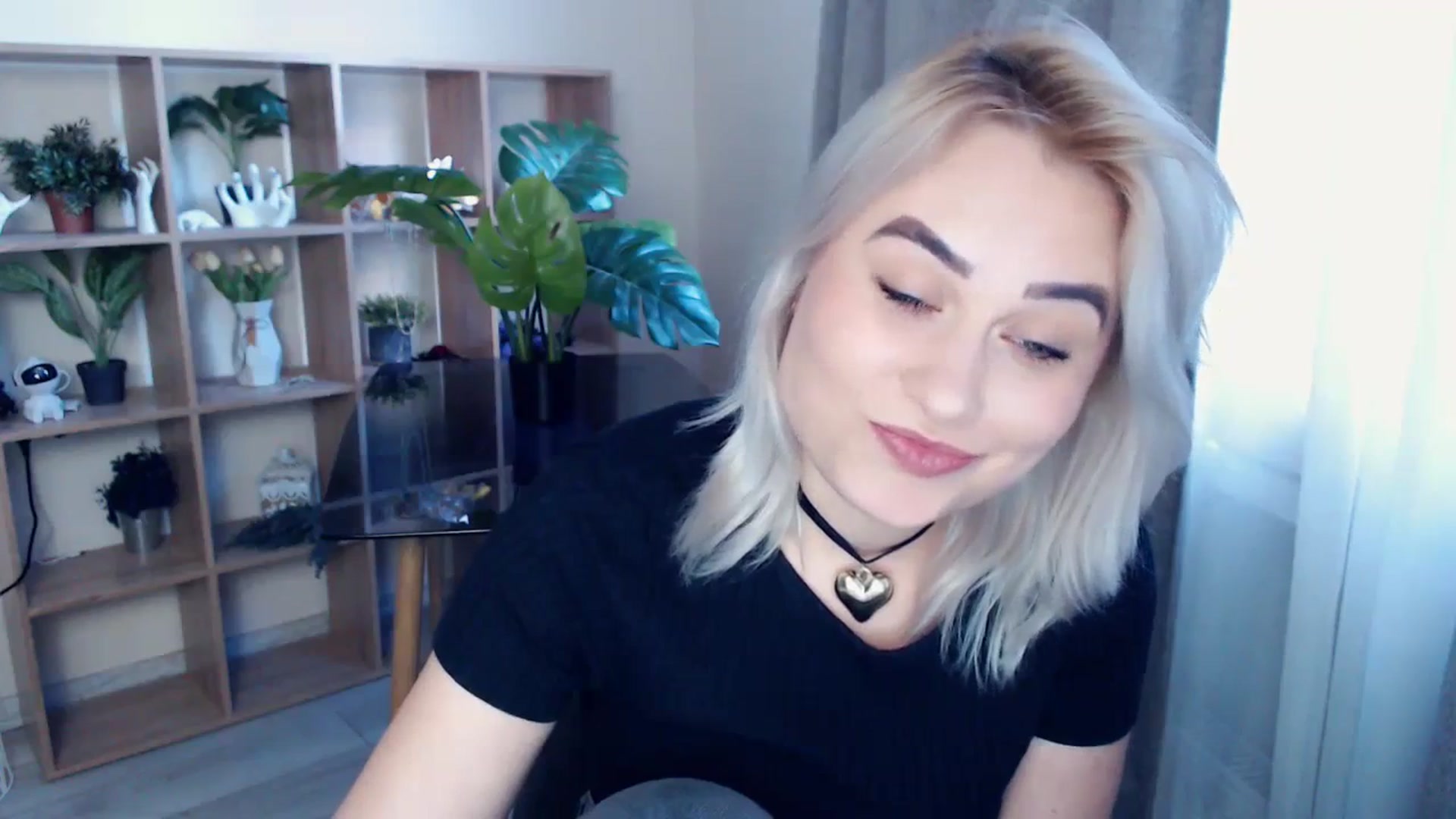 Gallery image thumbnail from Kukla_kolduna's myfreecams stream on, 04/04/2024, 16:41 image 7 of 20