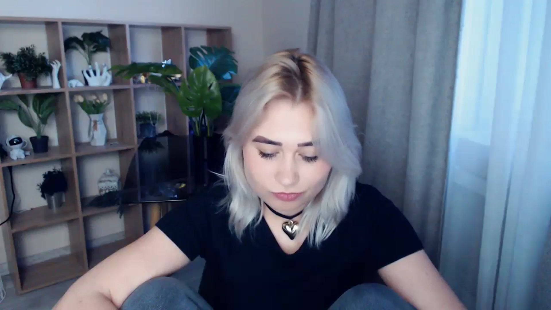 Gallery image thumbnail from Kukla_kolduna's myfreecams stream on, 04/04/2024, 16:41 image 17 of 20