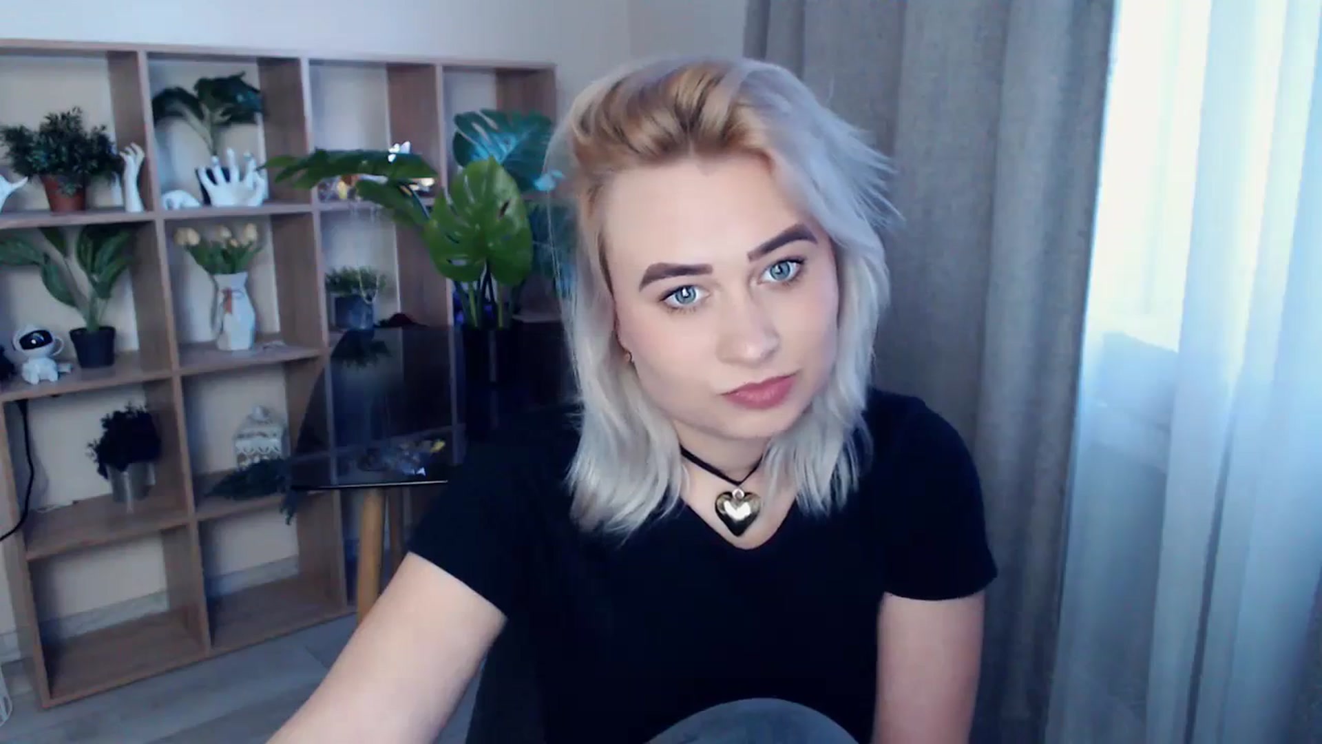 Gallery image thumbnail from Kukla_kolduna's myfreecams stream on, 04/04/2024, 16:41 image 13 of 20