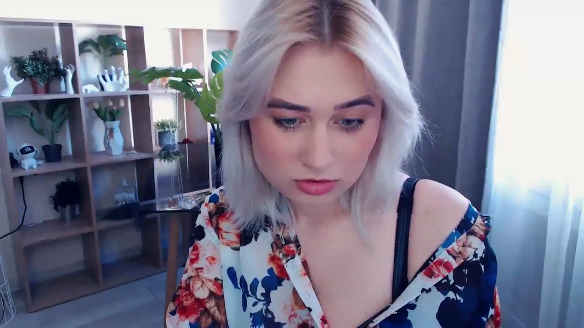 Gallery image thumbnail from Kukla_kolduna's myfreecams stream on, 04/05/2024, 13:36 image 17 of 20