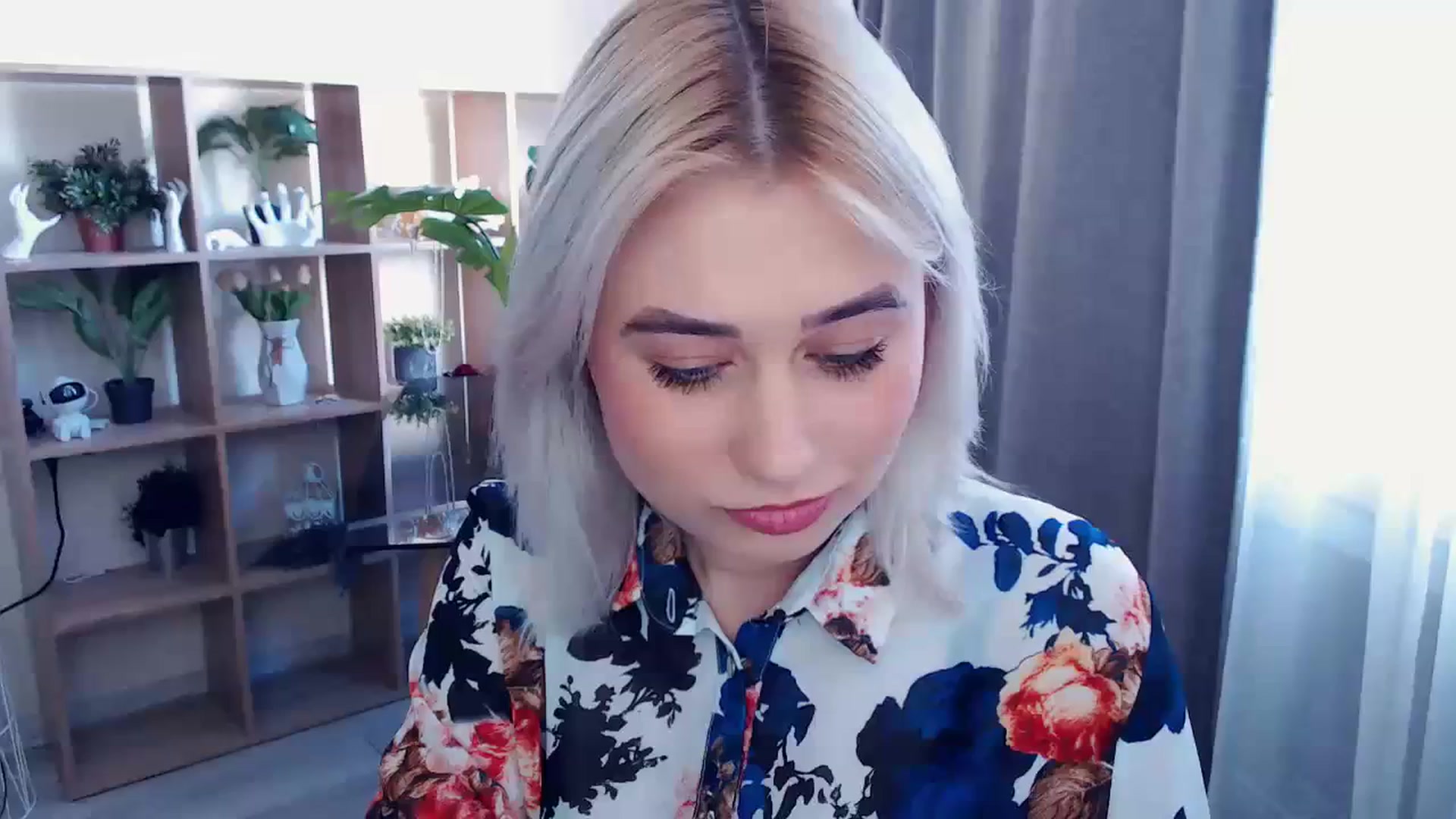 Gallery image thumbnail from Kukla_kolduna's myfreecams stream on, 04/05/2024, 13:36 image 3 of 20