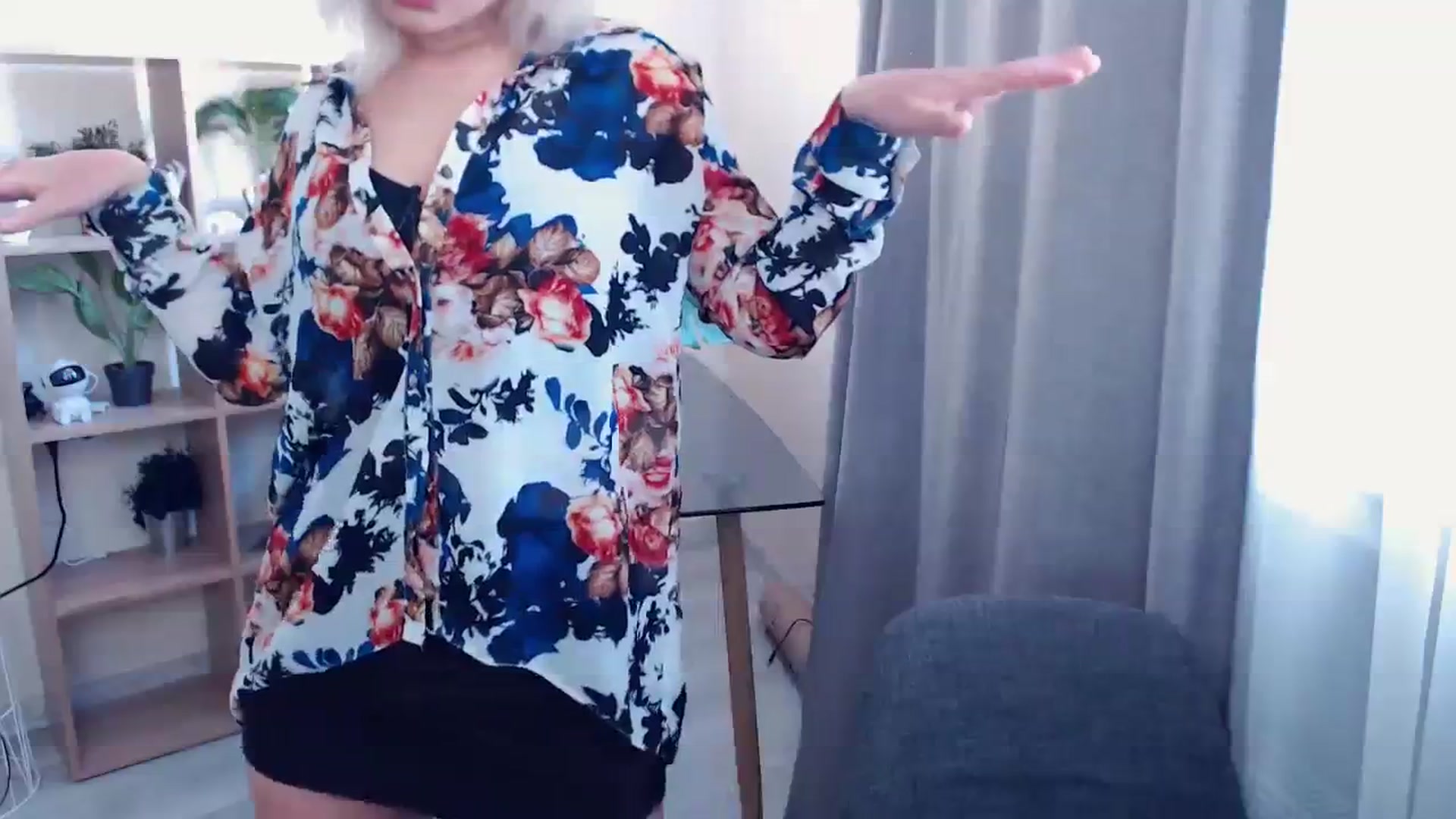 Gallery image thumbnail from Kukla_kolduna's myfreecams stream on, 04/05/2024, 13:36 image 9 of 20