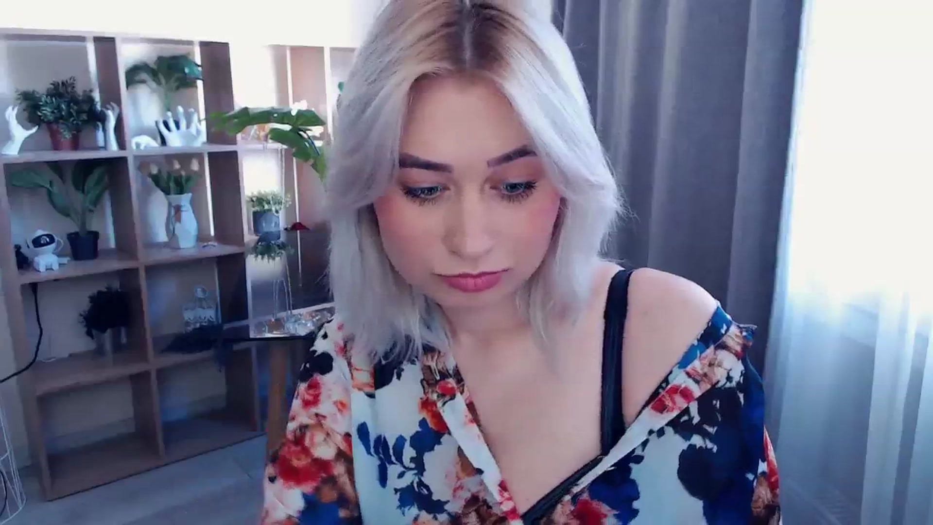 Gallery image thumbnail from Kukla_kolduna's myfreecams stream on, 04/05/2024, 13:36 image 19 of 20
