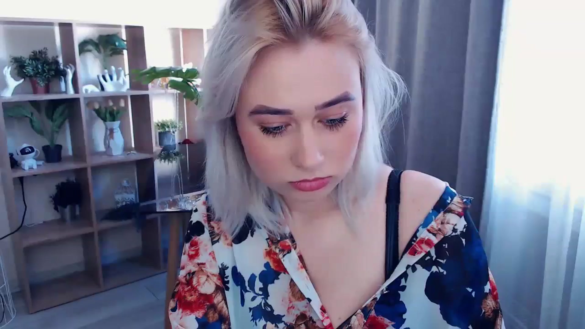 Gallery image thumbnail from Kukla_kolduna's myfreecams stream on, 04/05/2024, 13:36 image 15 of 20