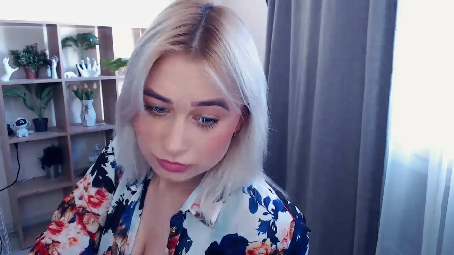 Gallery image thumbnail from Kukla_kolduna's myfreecams stream on, 04/05/2024, 13:36 image 6 of 20