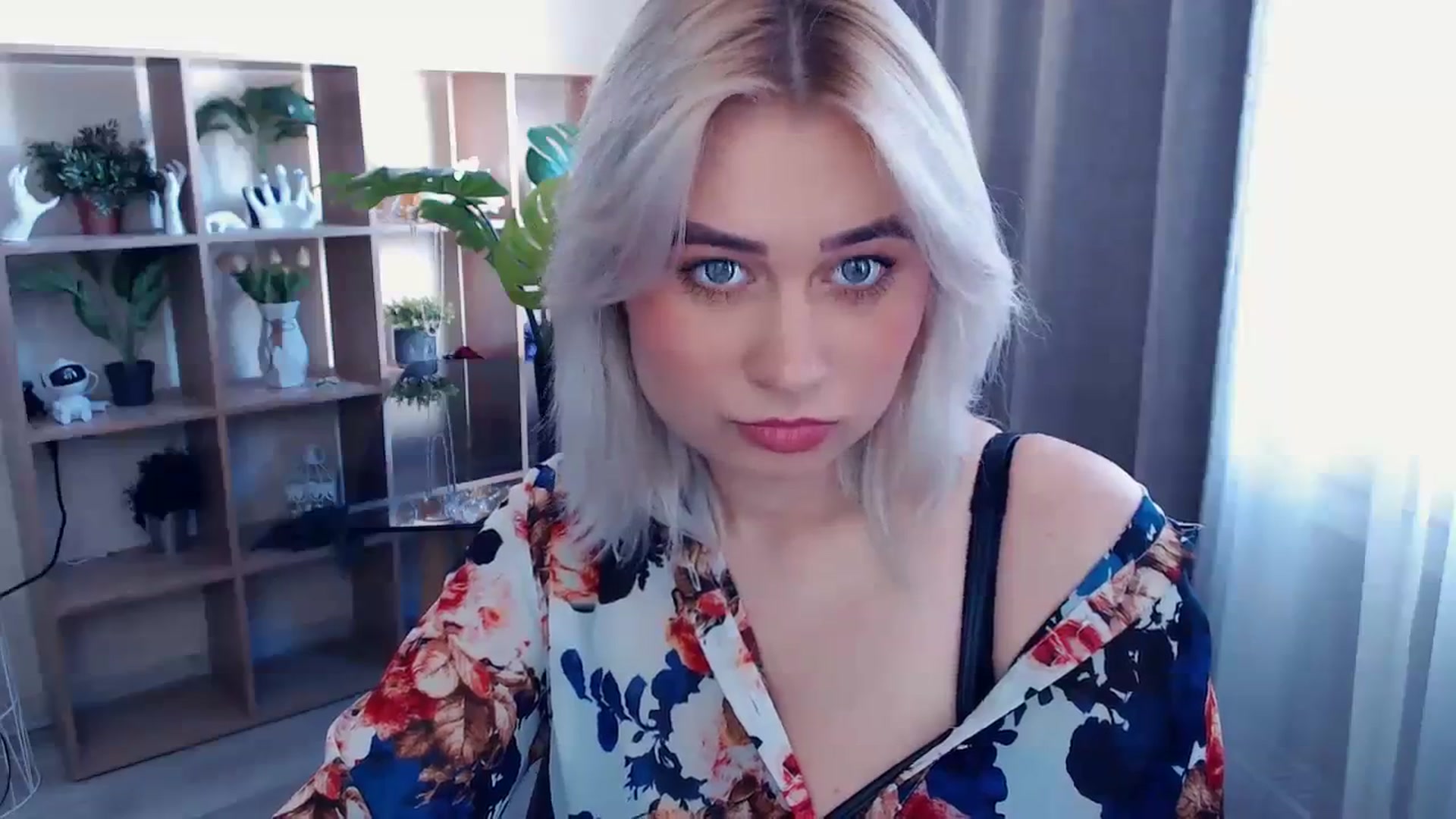 Gallery image thumbnail from Kukla_kolduna's myfreecams stream on, 04/05/2024, 13:36 image 18 of 20