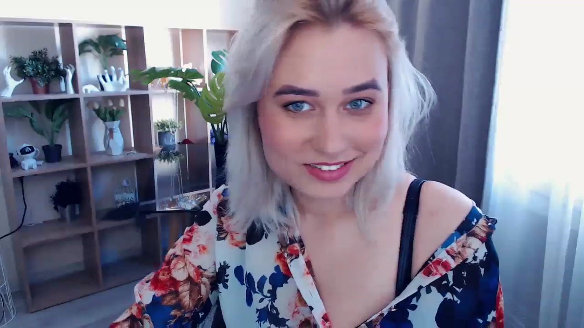 Gallery image thumbnail from Kukla_kolduna's myfreecams stream on, 04/05/2024, 13:36 image 16 of 20