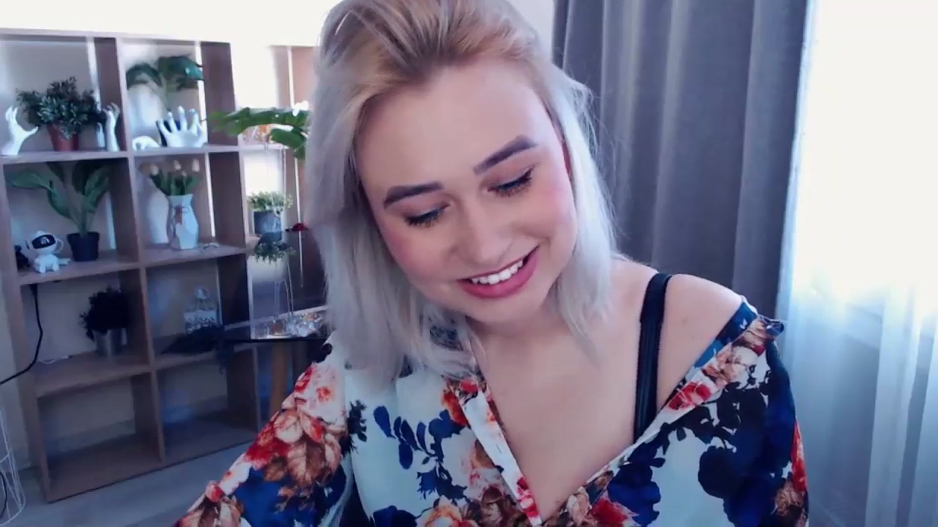 Gallery image thumbnail from Kukla_kolduna's myfreecams stream on, 04/05/2024, 13:36 image 14 of 20