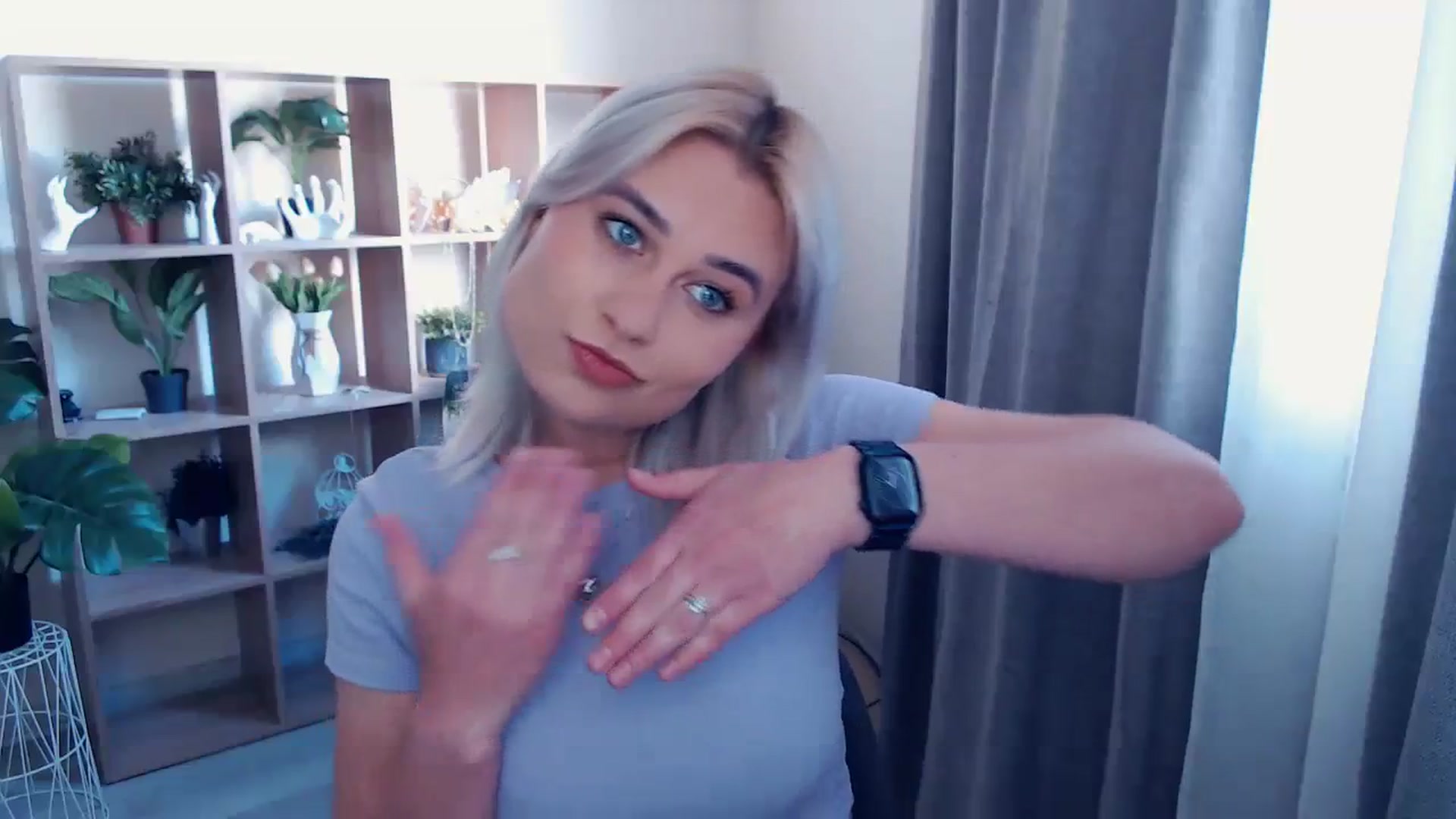 Gallery image thumbnail from Kukla_kolduna's myfreecams stream on, 04/11/2024, 13:57 image 12 of 20