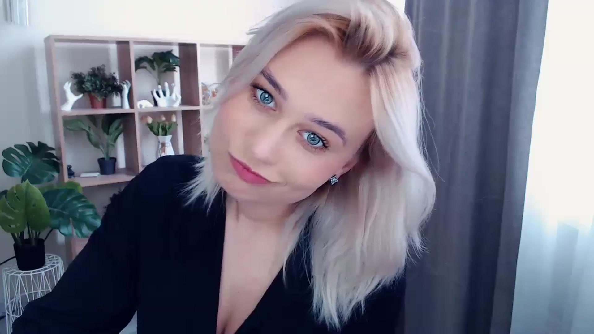Gallery image thumbnail from Kukla_kolduna's myfreecams stream on, 04/14/2024, 14:27 image 8 of 20