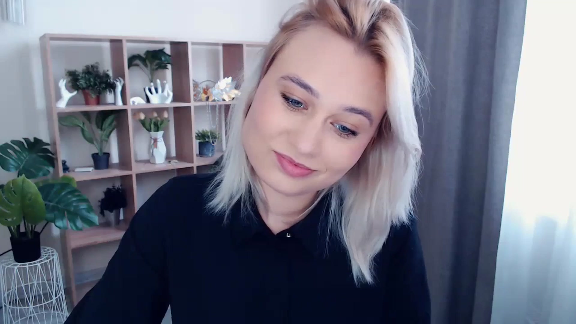 Gallery image thumbnail from Kukla_kolduna's myfreecams stream on, 04/14/2024, 14:27 image 15 of 20