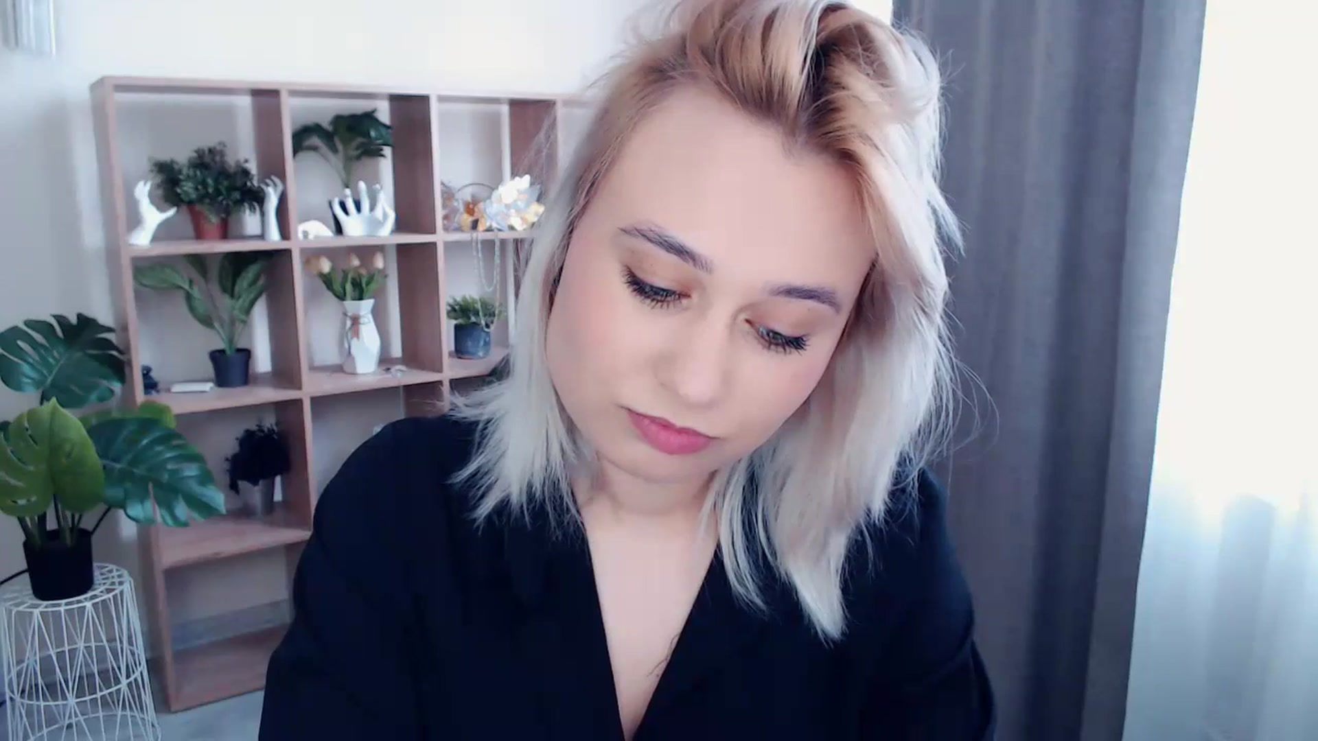 Gallery image thumbnail from Kukla_kolduna's myfreecams stream on, 04/14/2024, 14:27 image 12 of 20