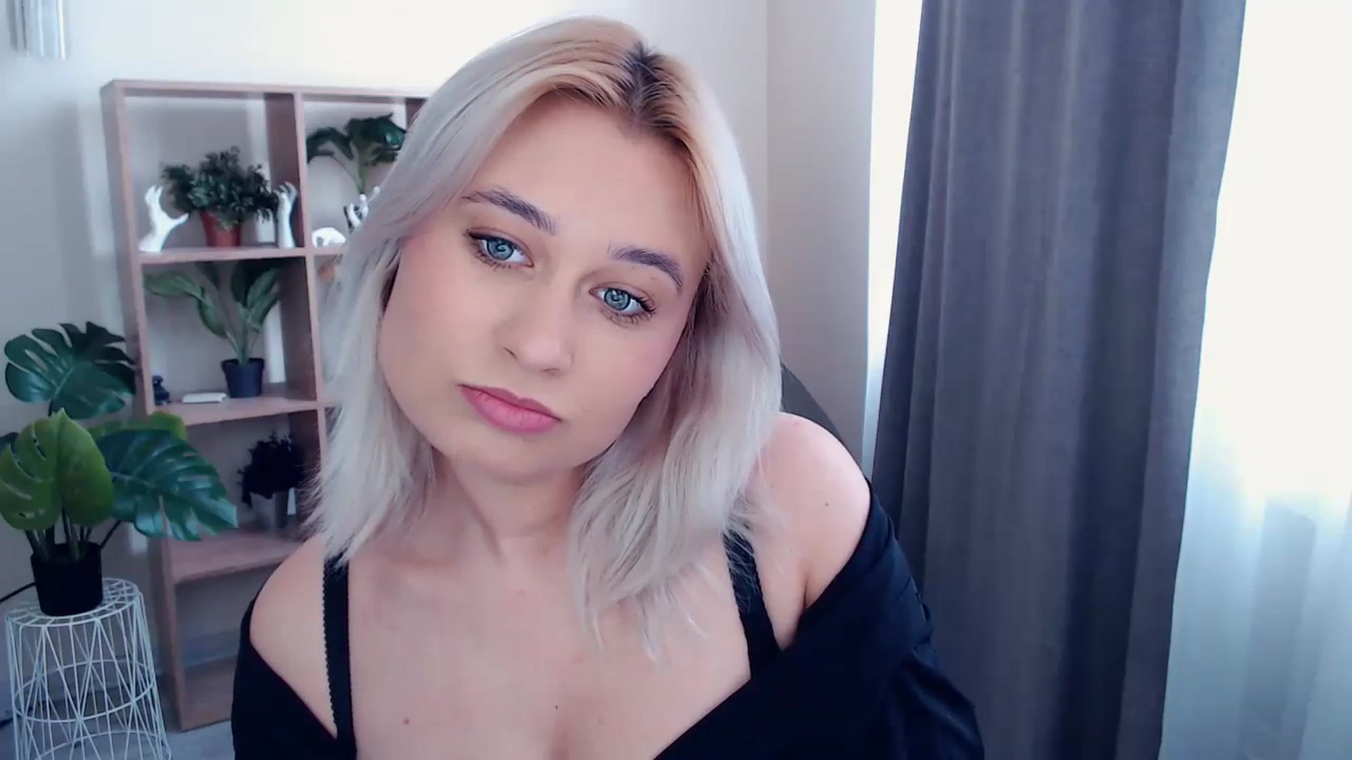 Gallery image thumbnail from Kukla_kolduna's myfreecams stream on, 04/14/2024, 14:27 image 4 of 20