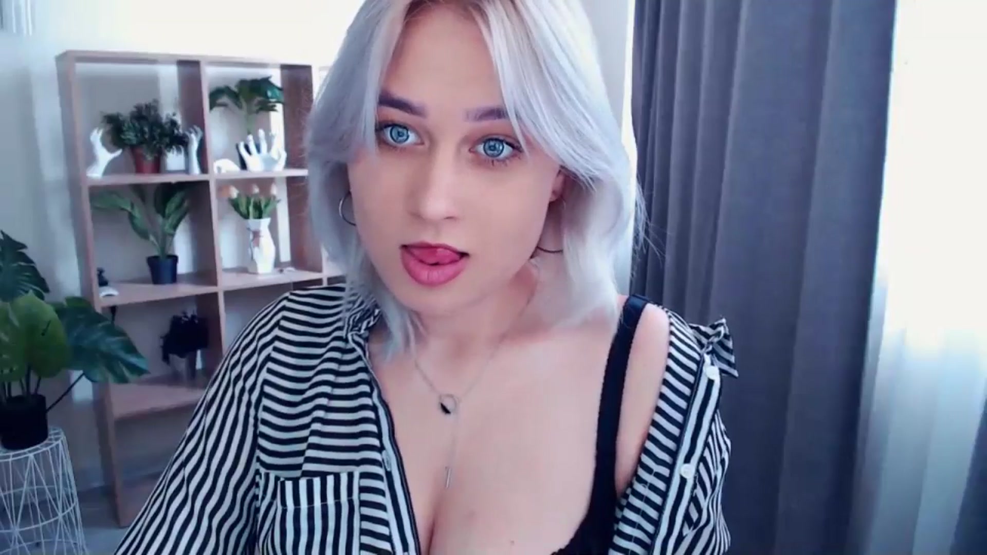 Gallery image thumbnail from Kukla_kolduna's myfreecams stream on, 04/25/2024, 13:07 image 16 of 20