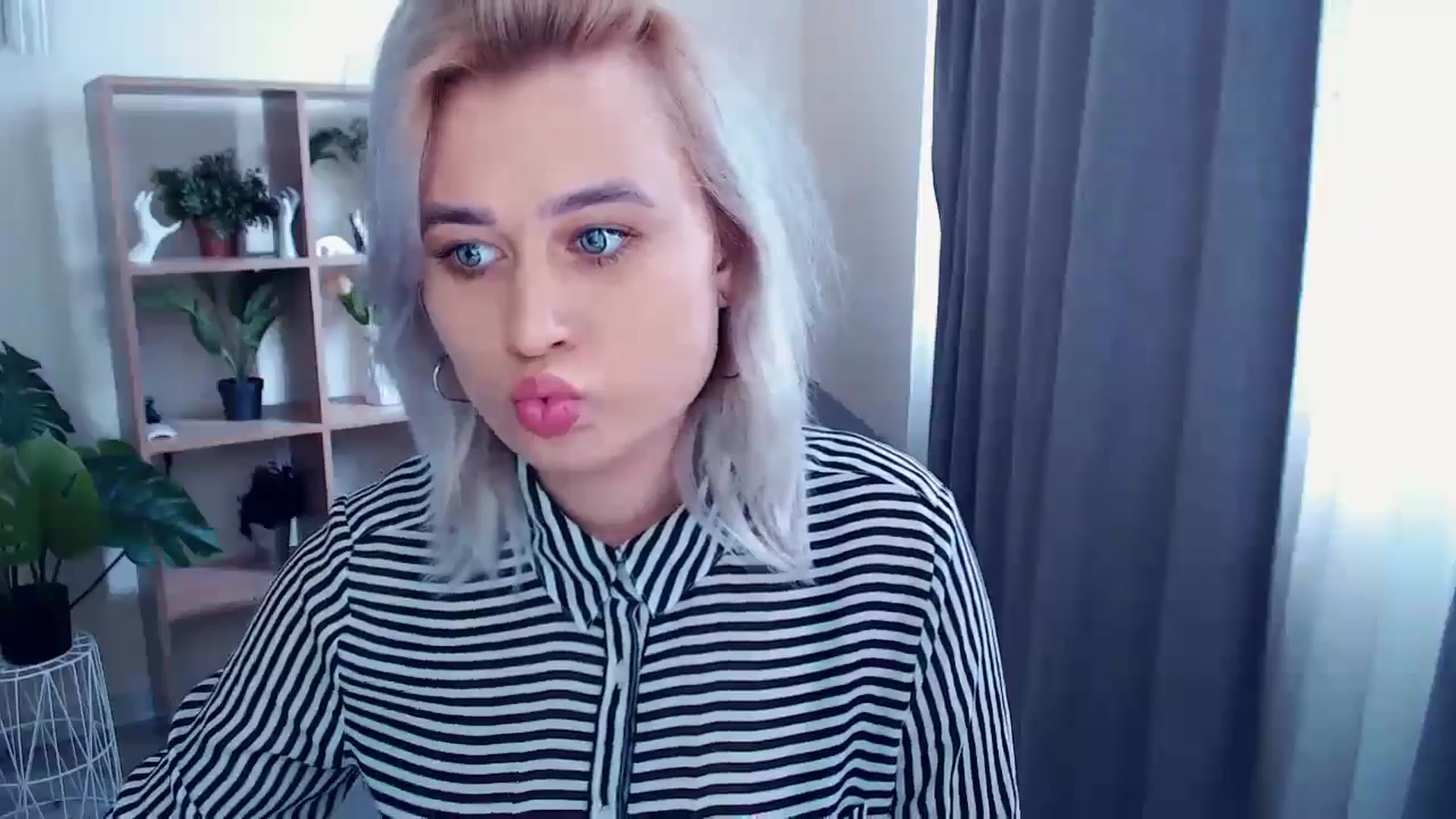 Gallery image thumbnail from Kukla_kolduna's myfreecams stream on, 04/25/2024, 13:07 image 8 of 20