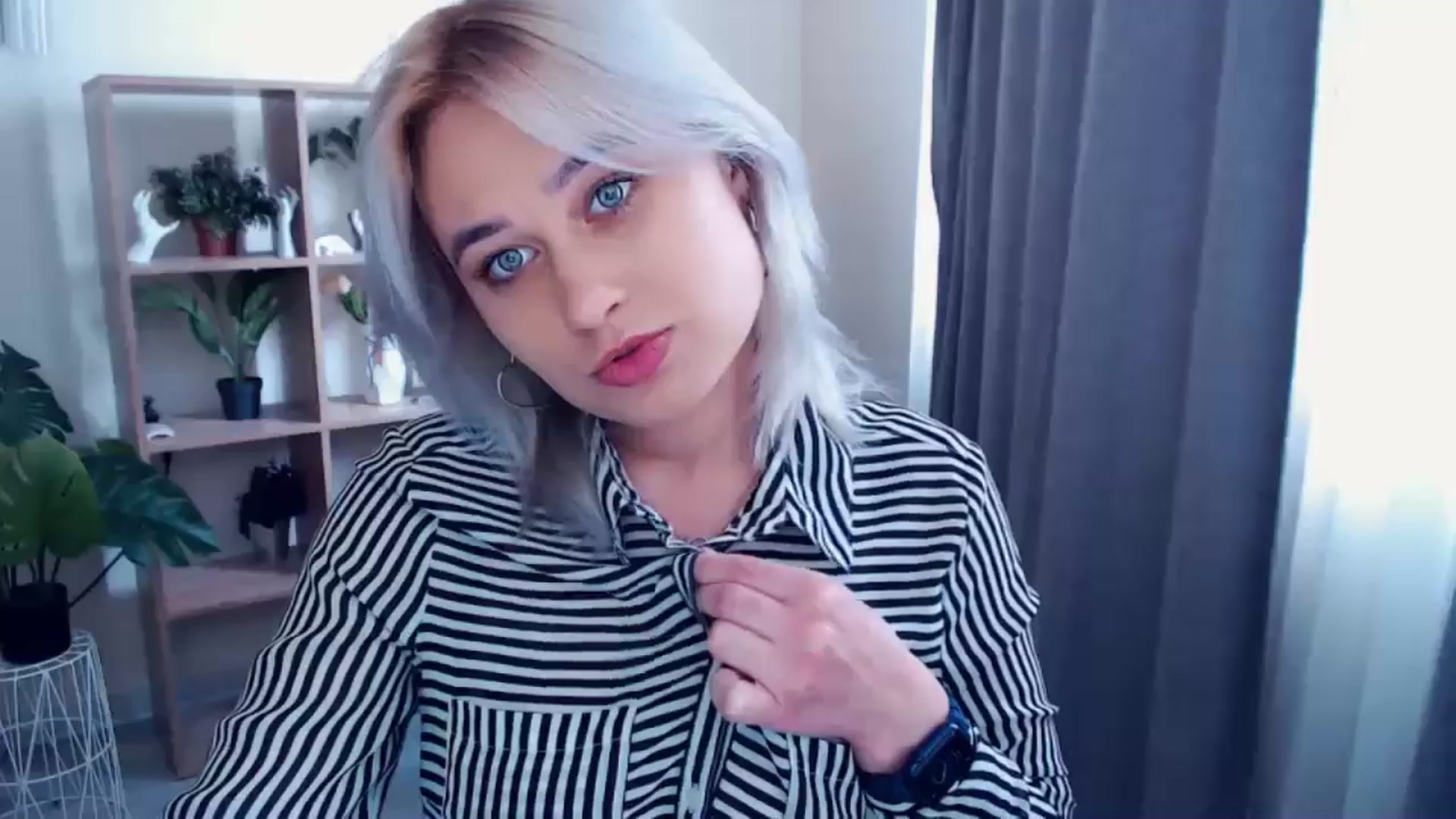 Gallery image thumbnail from Kukla_kolduna's myfreecams stream on, 04/25/2024, 13:07 image 15 of 20