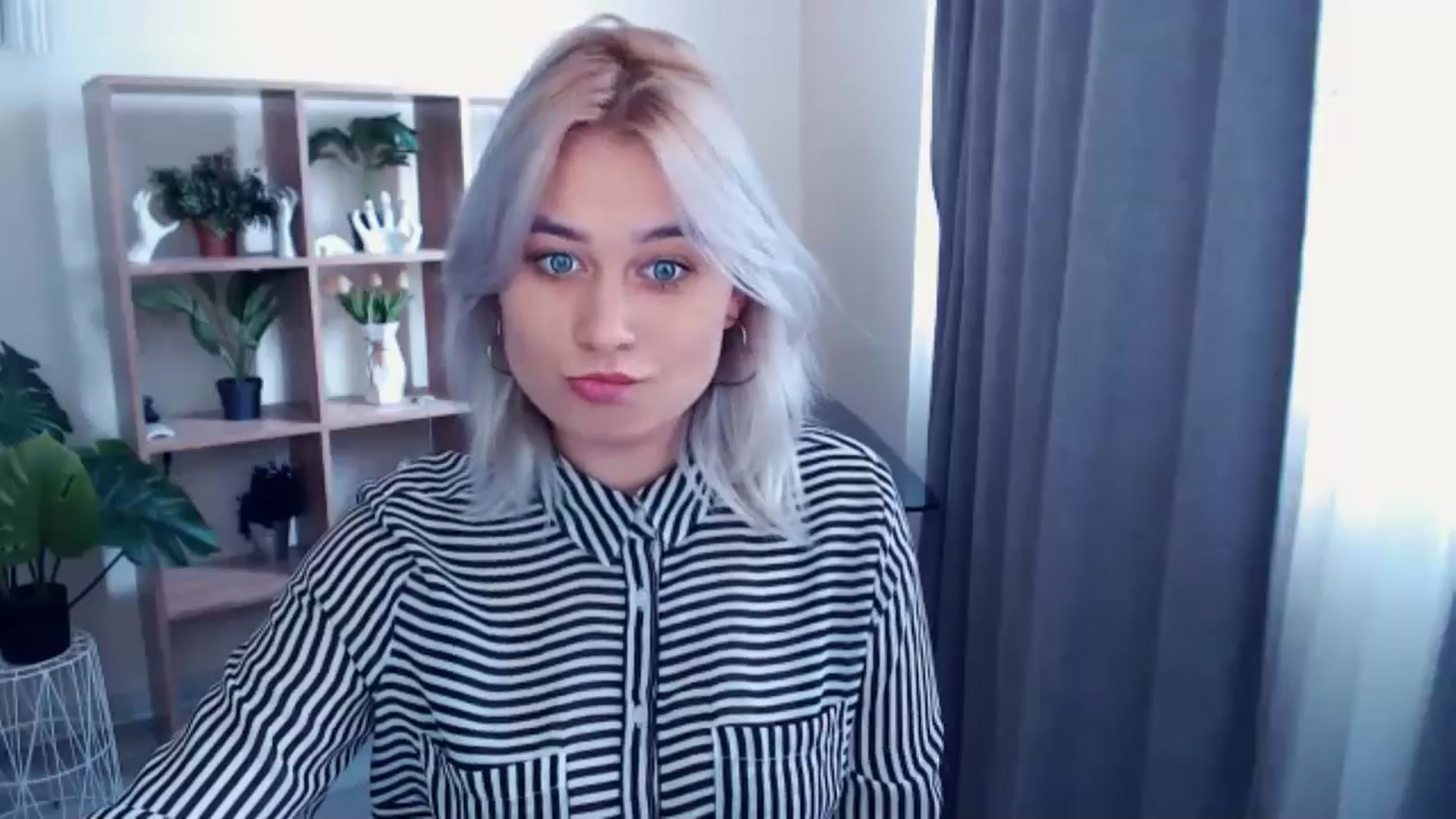Gallery image thumbnail from Kukla_kolduna's myfreecams stream on, 04/25/2024, 13:07 image 12 of 20