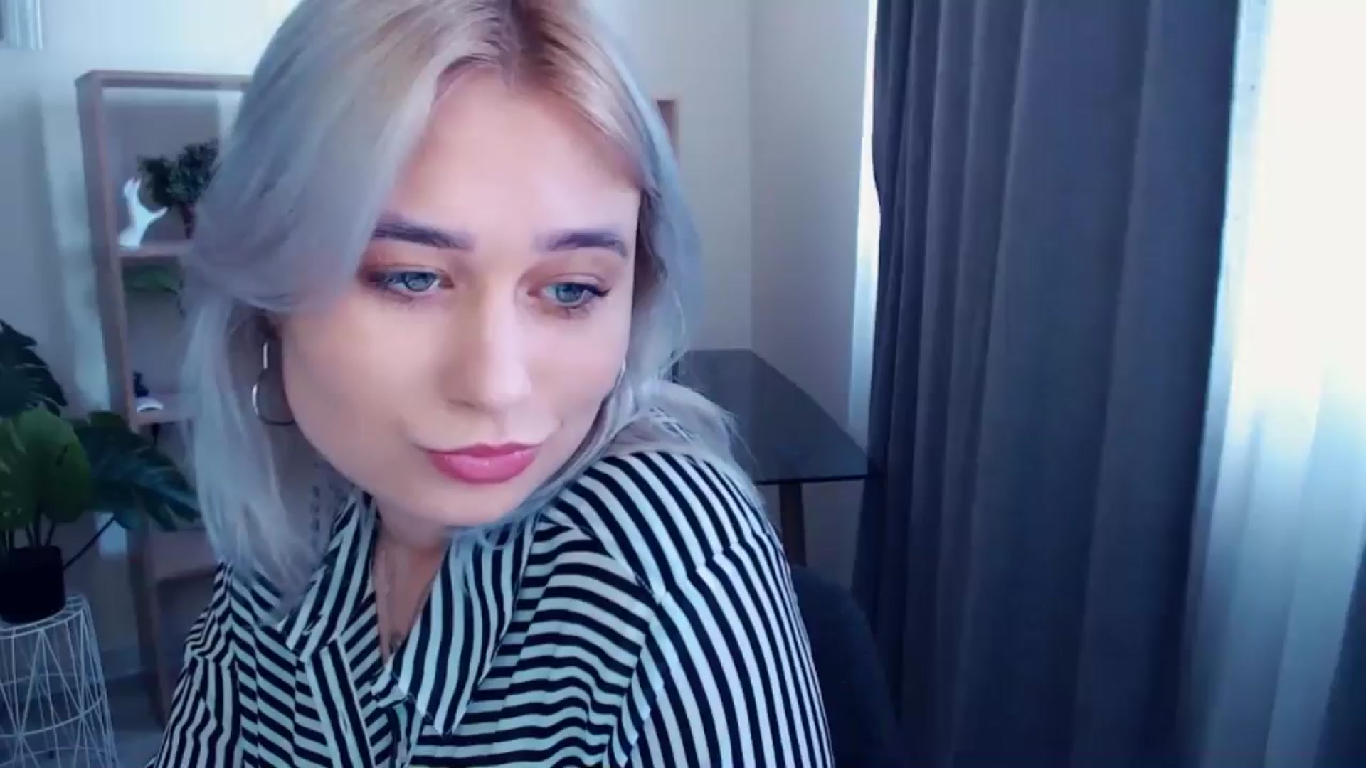 Gallery image thumbnail from Kukla_kolduna's myfreecams stream on, 04/25/2024, 13:51 image 15 of 20