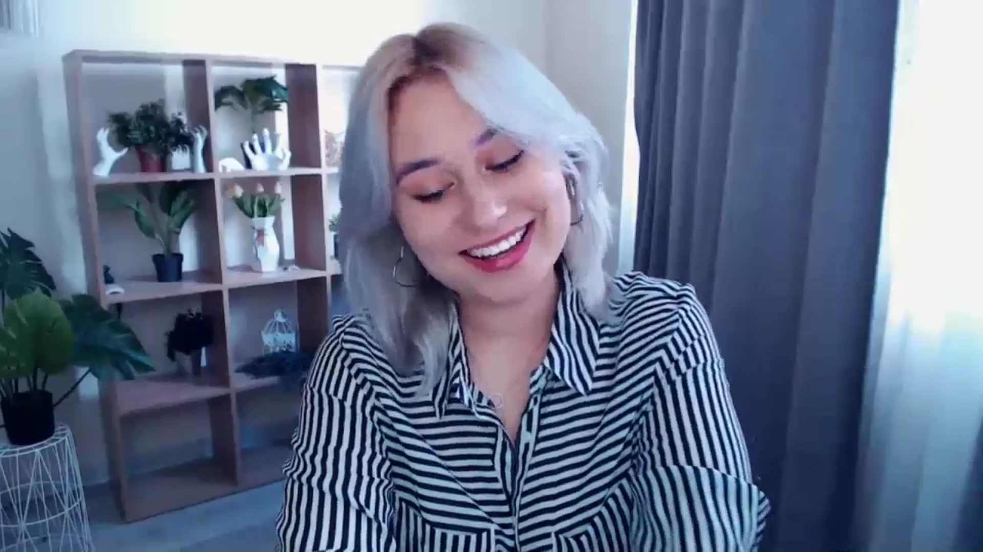 Gallery image thumbnail from Kukla_kolduna's myfreecams stream on, 04/25/2024, 13:51 image 12 of 20