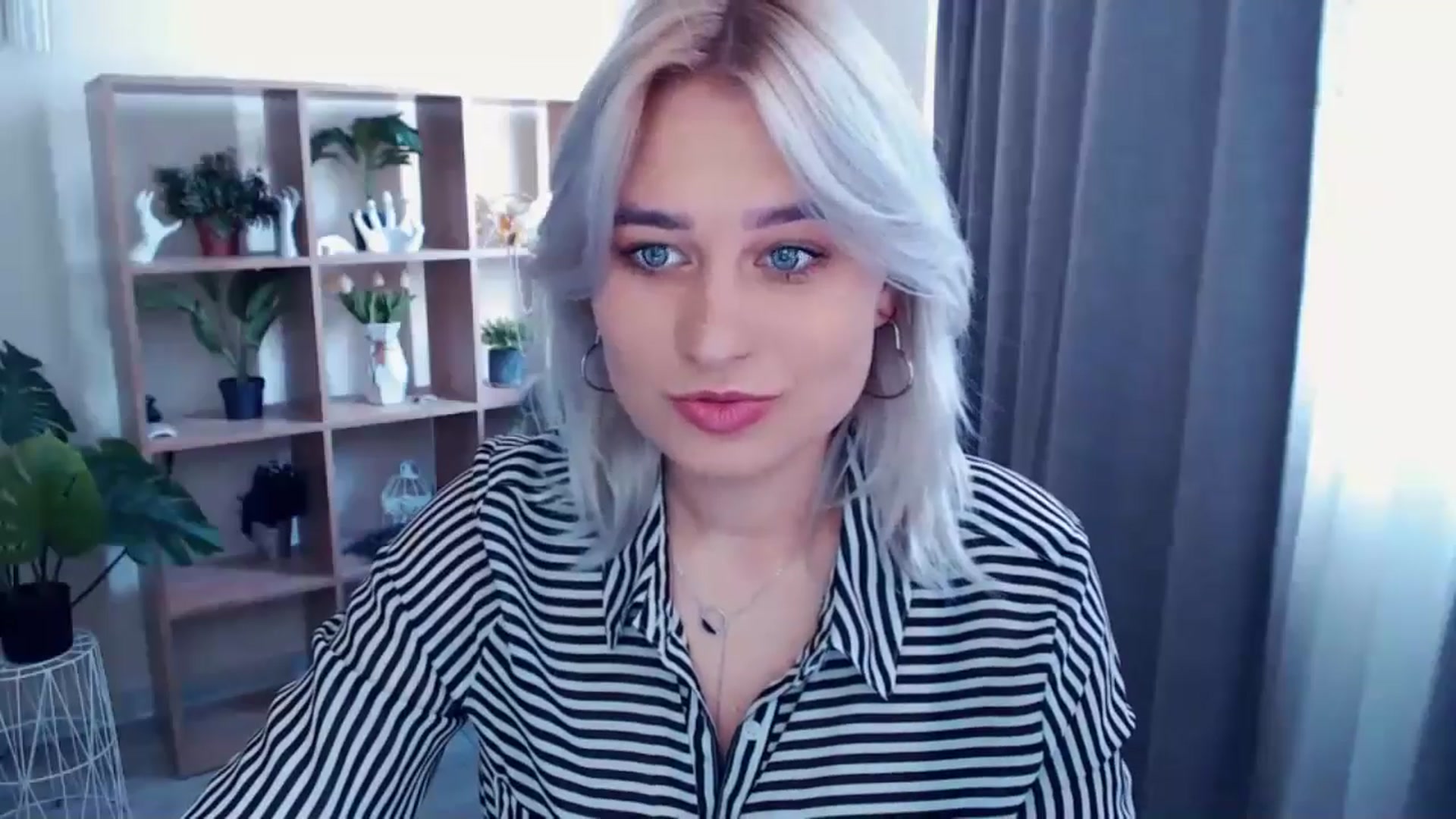 Gallery image thumbnail from Kukla_kolduna's myfreecams stream on, 04/25/2024, 13:51 image 10 of 20