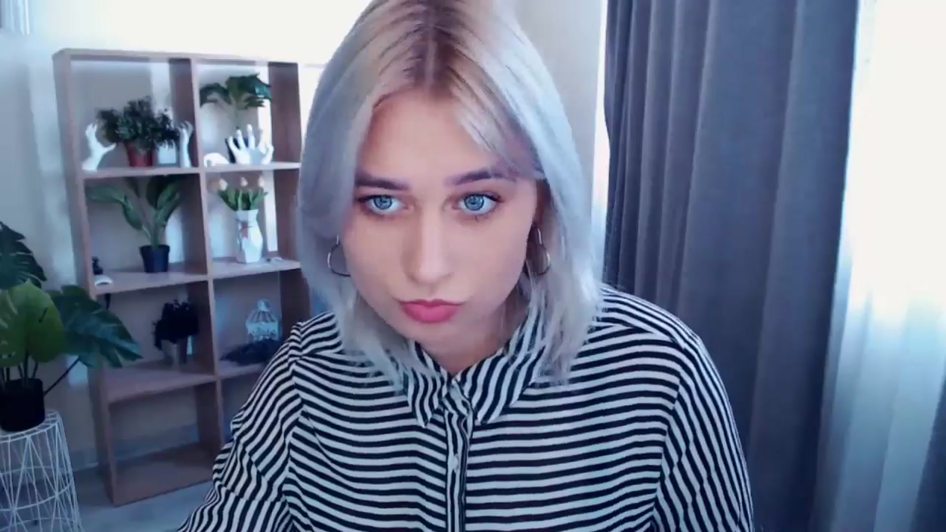 Gallery image thumbnail from Kukla_kolduna's myfreecams stream on, 04/25/2024, 13:51 image 19 of 20