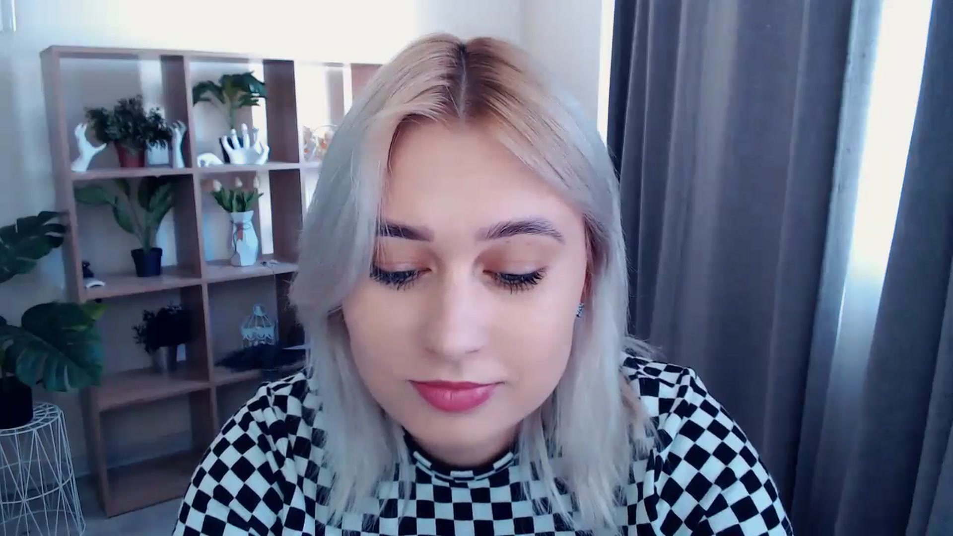 Gallery image thumbnail from Kukla_kolduna's myfreecams stream on, 05/02/2024, 13:02 image 16 of 20