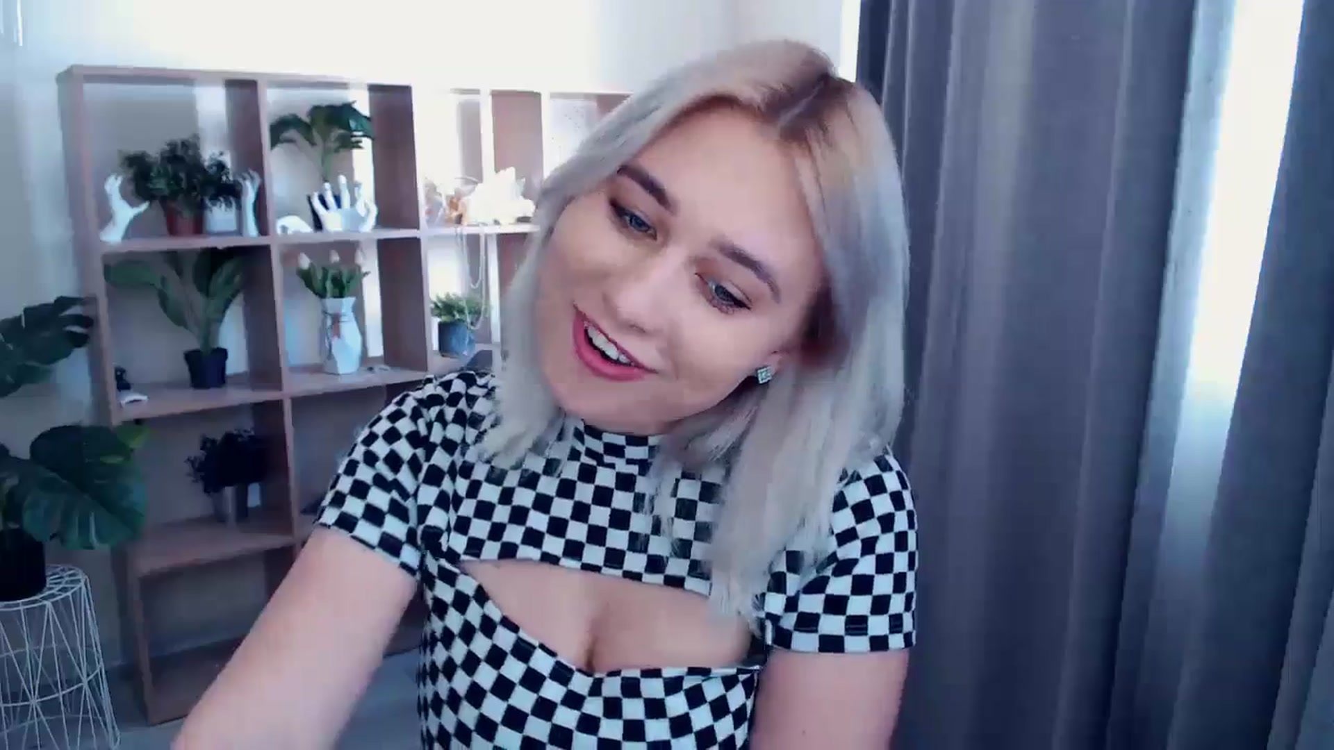 Gallery image thumbnail from Kukla_kolduna's myfreecams stream on, 05/02/2024, 13:02 image 17 of 20