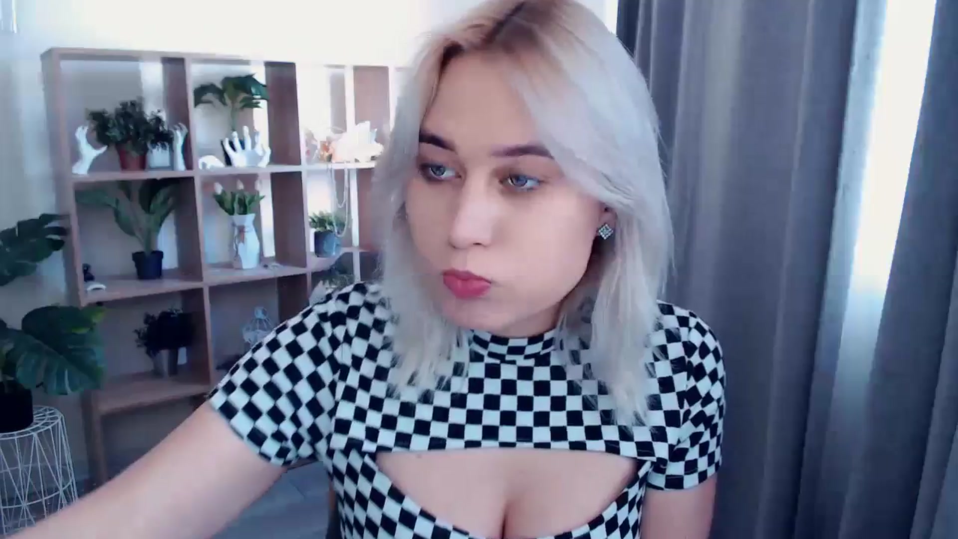 Gallery image thumbnail from Kukla_kolduna's myfreecams stream on, 05/02/2024, 13:02 image 10 of 20