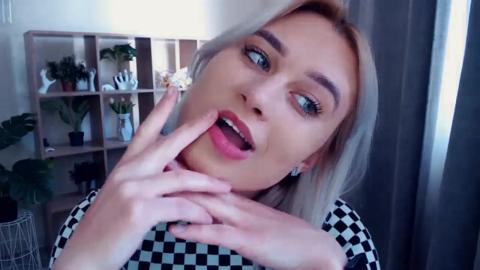 Gallery image thumbnail from Kukla_kolduna's myfreecams stream on, 05/02/2024, 14:13 image 16 of 20