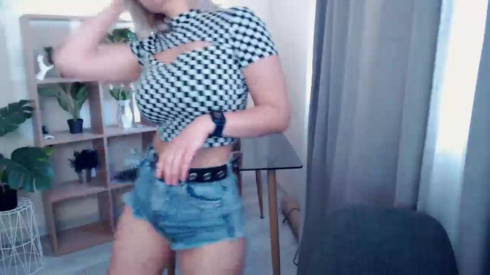 Gallery image thumbnail from Kukla_kolduna's myfreecams stream on, 05/02/2024, 15:47 image 17 of 20