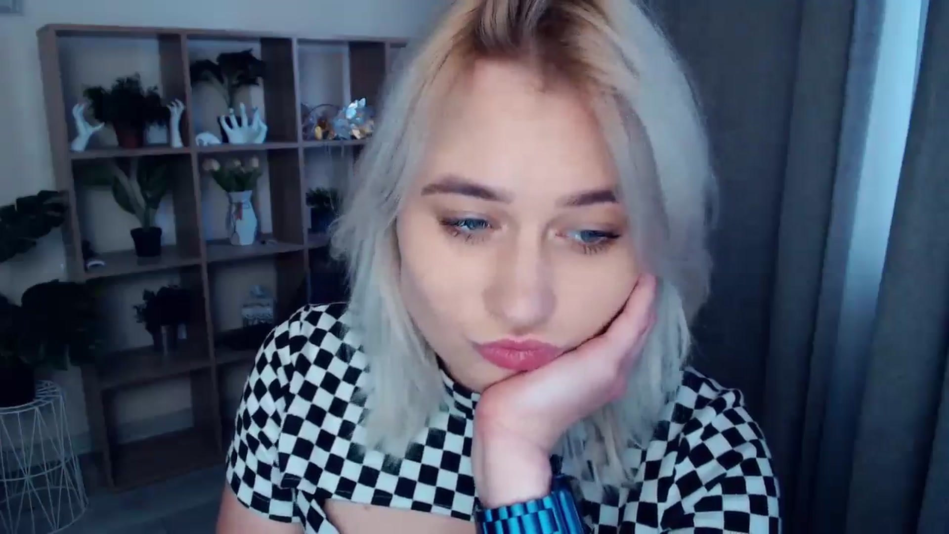 Gallery image thumbnail from Kukla_kolduna's myfreecams stream on, 05/02/2024, 17:53 image 4 of 20