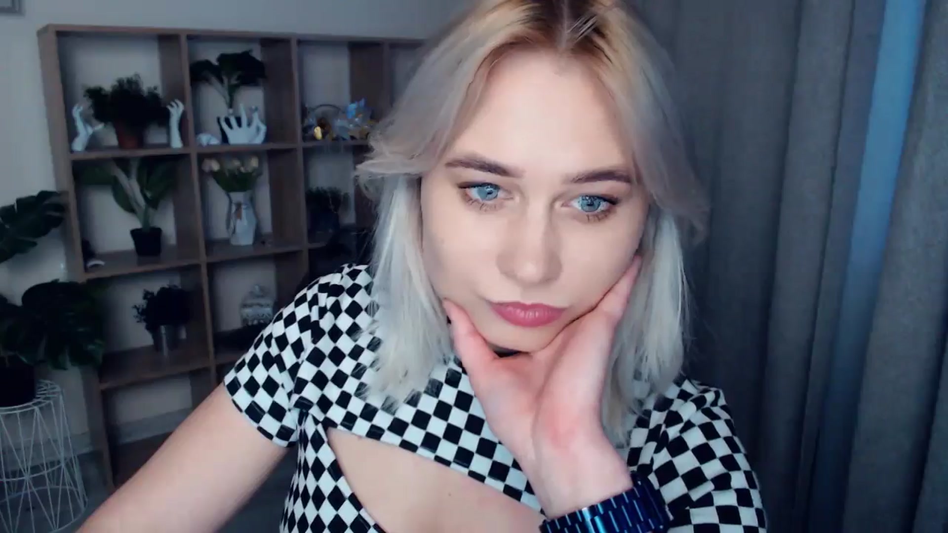 Gallery image thumbnail from Kukla_kolduna's myfreecams stream on, 05/02/2024, 17:53 image 12 of 20
