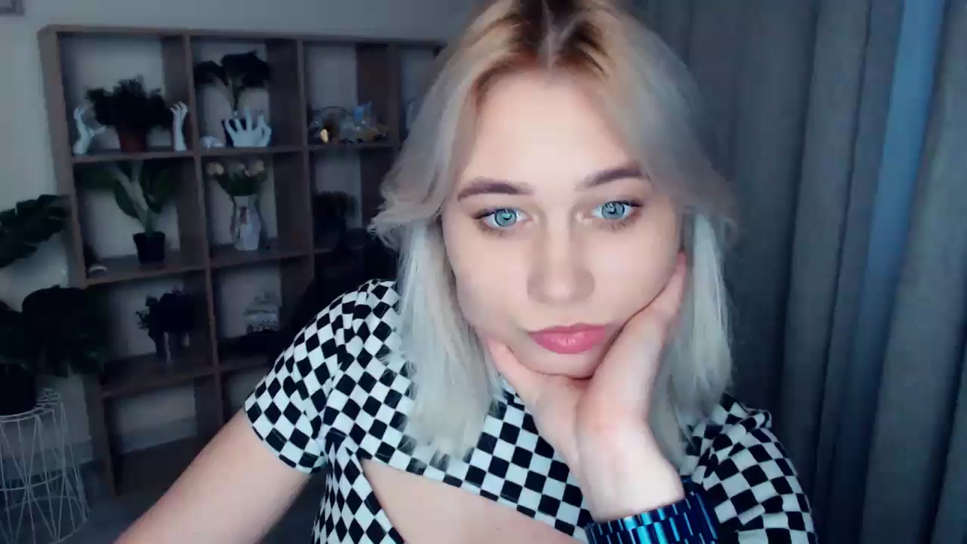 Gallery image thumbnail from Kukla_kolduna's myfreecams stream on, 05/02/2024, 17:53 image 13 of 20