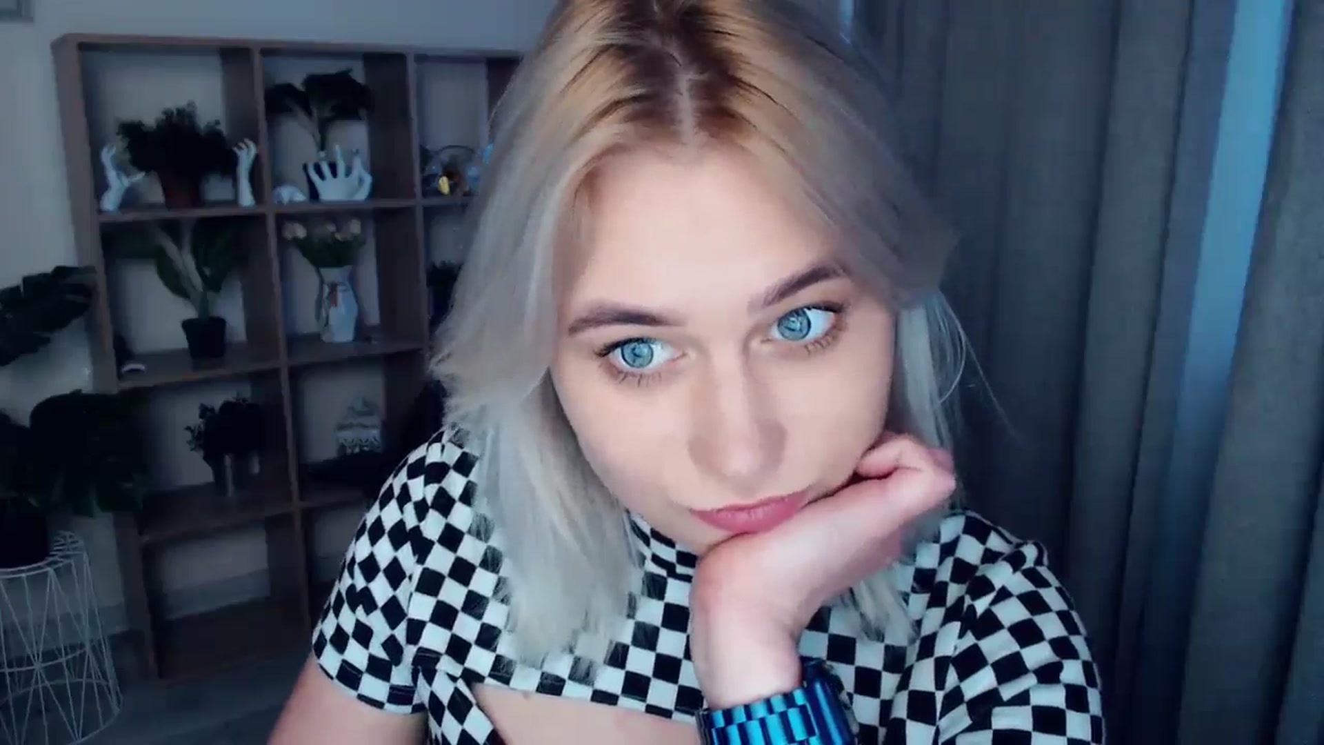 Gallery image thumbnail from Kukla_kolduna's myfreecams stream on, 05/02/2024, 17:53 image 8 of 20