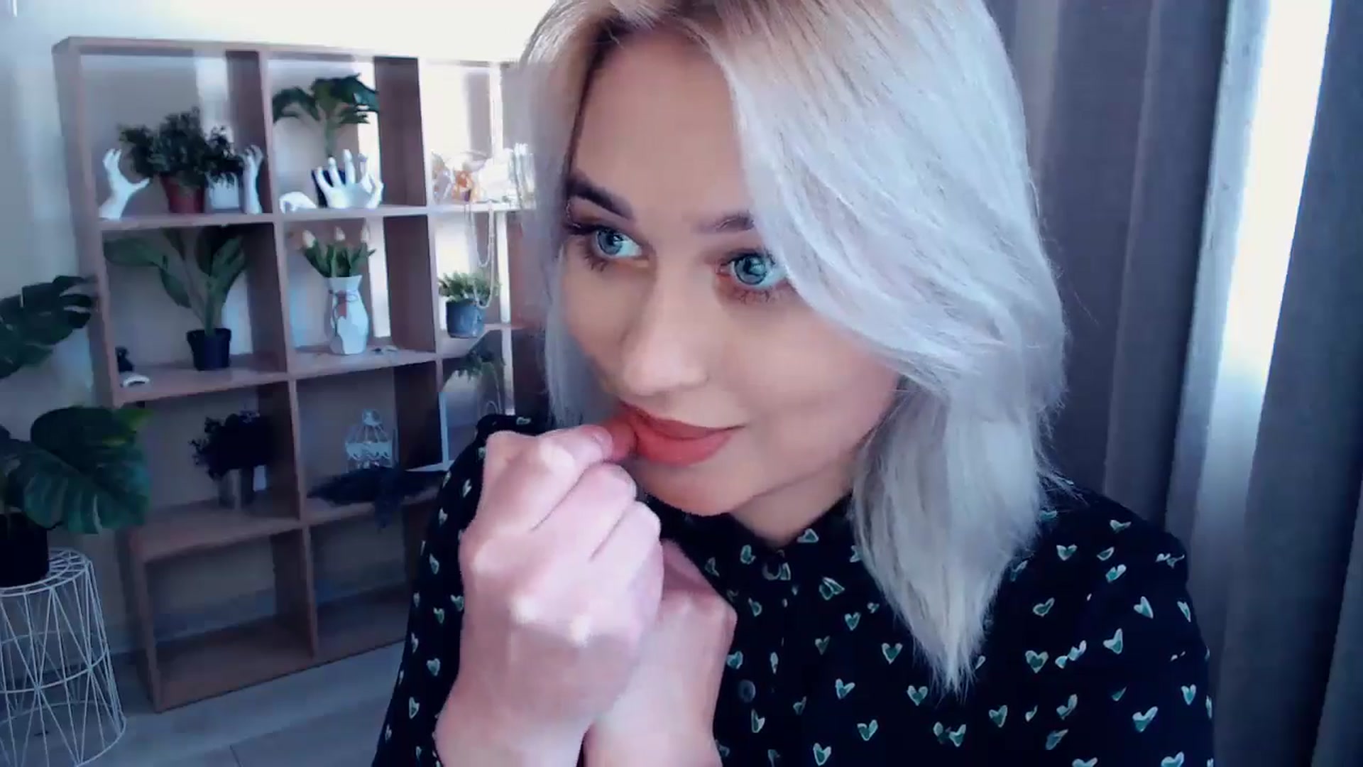 Gallery image thumbnail from Kukla_kolduna's myfreecams stream on, 05/03/2024, 14:27 image 4 of 20