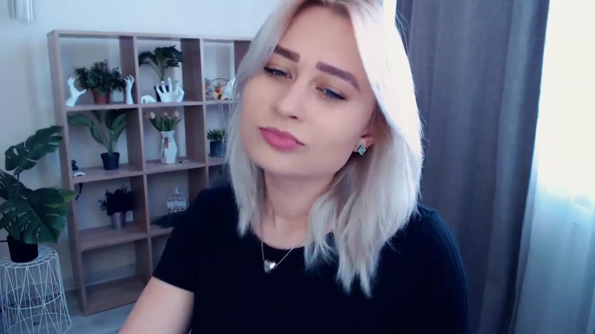 Gallery image thumbnail from Kukla_kolduna's myfreecams stream on, 05/04/2024, 09:40 image 11 of 20