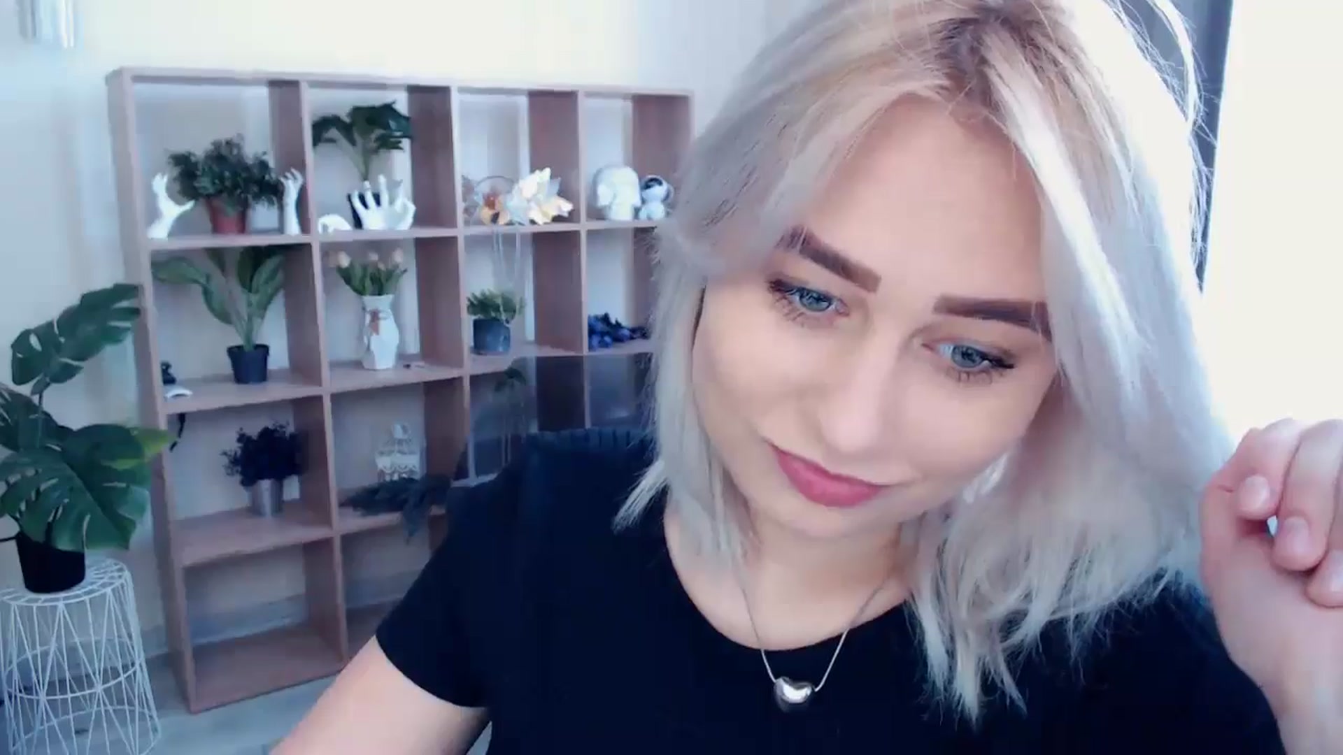 Gallery image thumbnail from Kukla_kolduna's myfreecams stream on, 05/04/2024, 09:40 image 16 of 20
