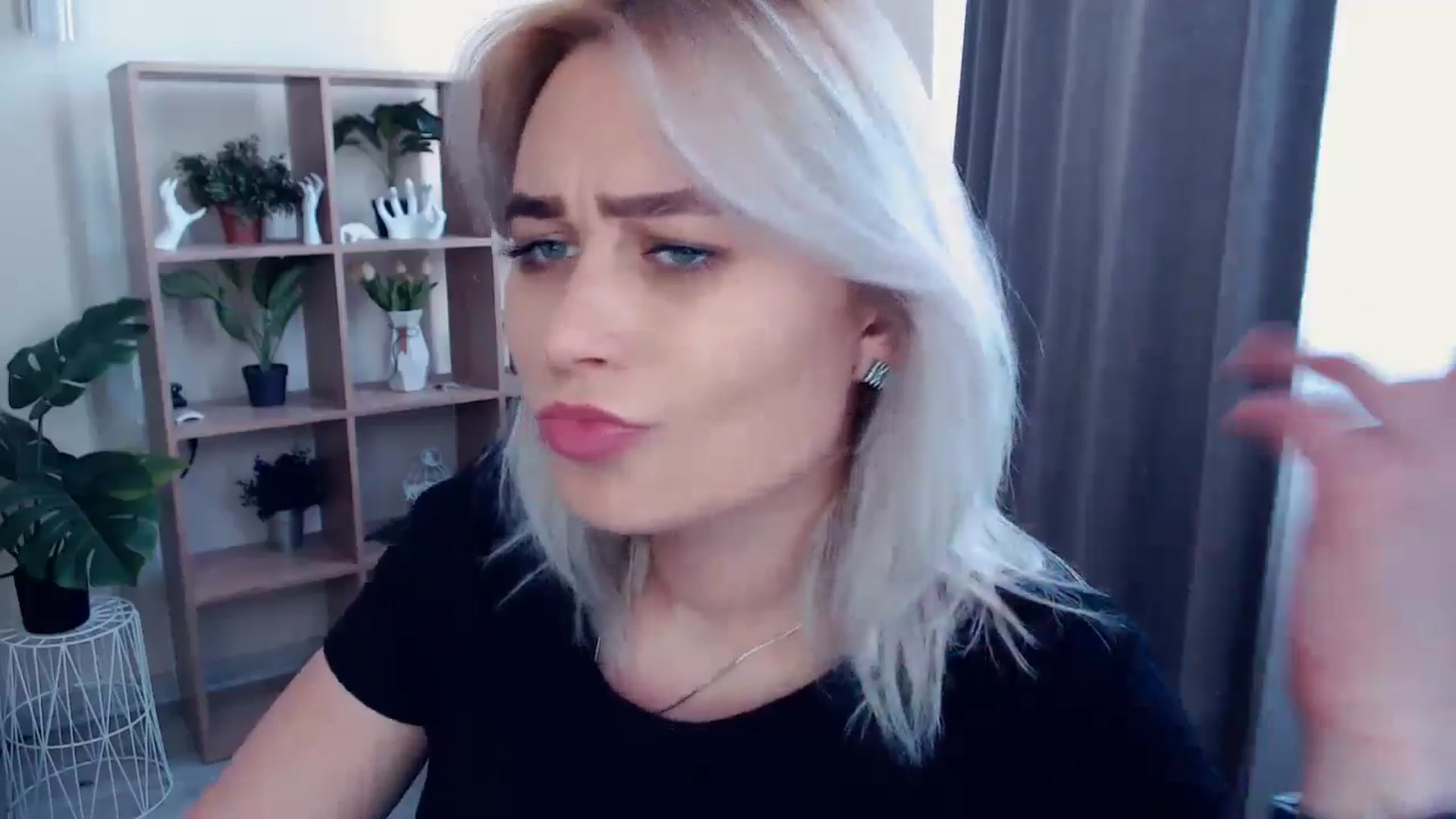Gallery image thumbnail from Kukla_kolduna's myfreecams stream on, 05/04/2024, 15:01 image 5 of 20