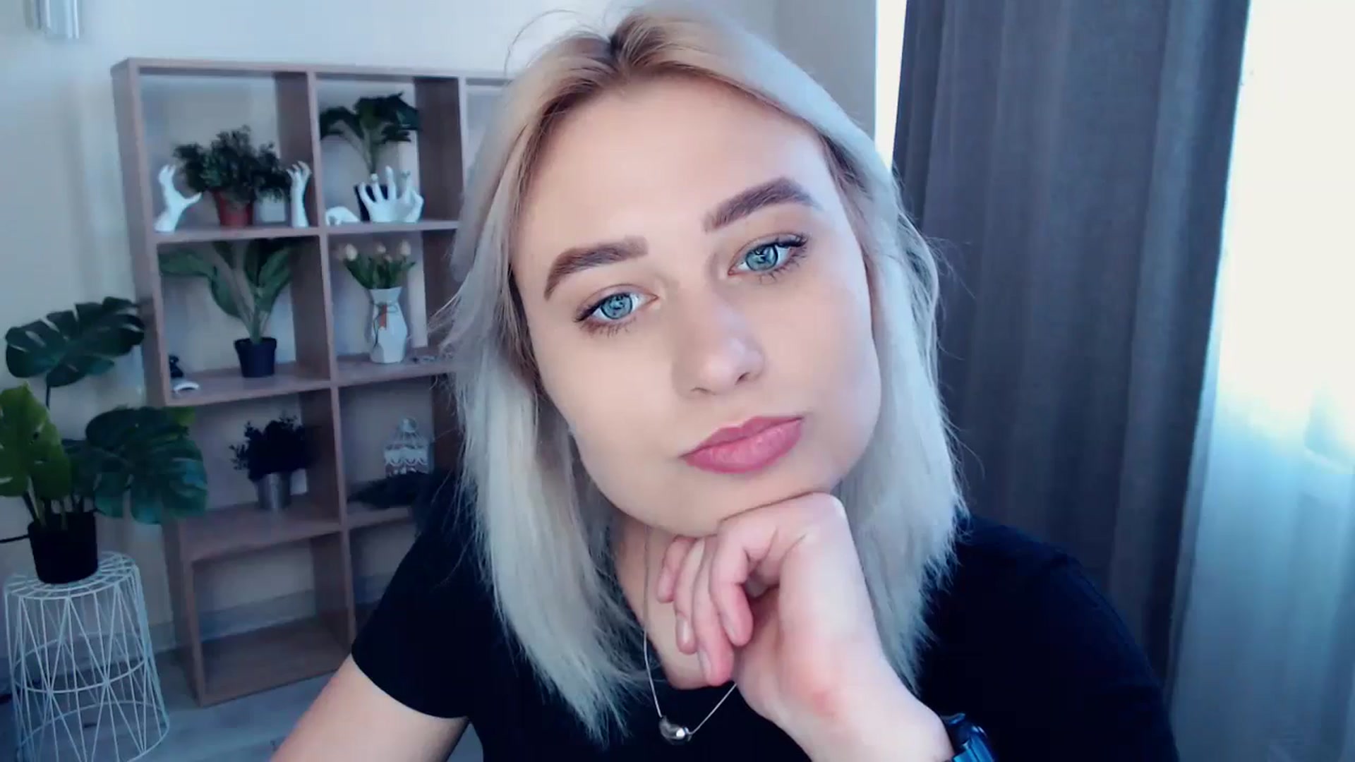 Gallery image thumbnail from Kukla_kolduna's myfreecams stream on, 05/04/2024, 16:51 image 6 of 20