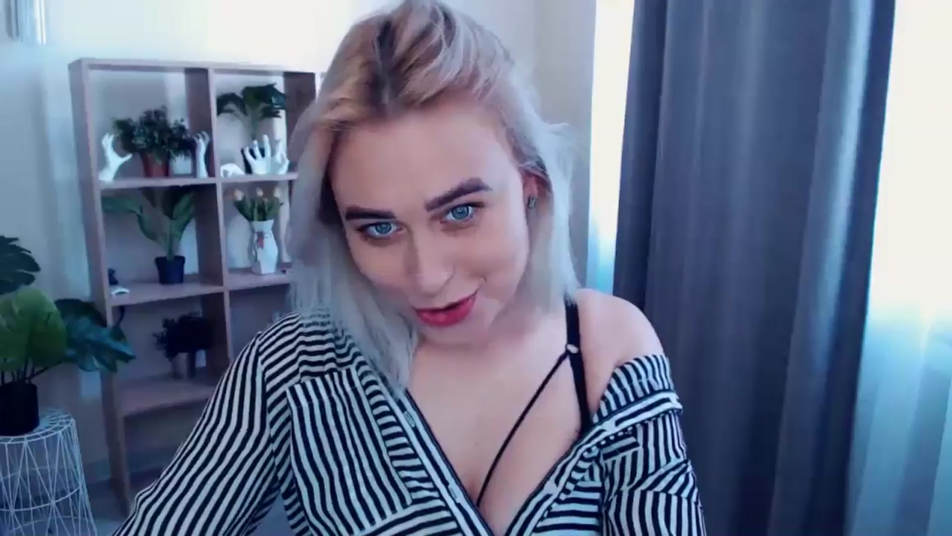 Gallery image thumbnail from Kukla_kolduna's myfreecams stream on, 05/09/2024, 12:26 image 12 of 20