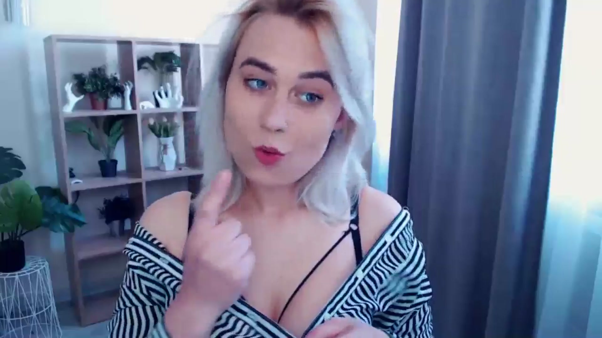 Gallery image thumbnail from Kukla_kolduna's myfreecams stream on, 05/09/2024, 12:26 image 16 of 20