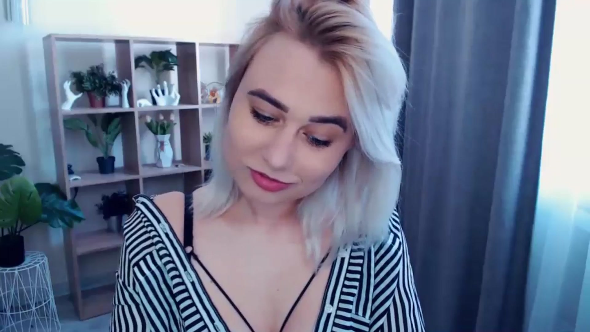 Gallery image thumbnail from Kukla_kolduna's myfreecams stream on, 05/09/2024, 12:26 image 17 of 20