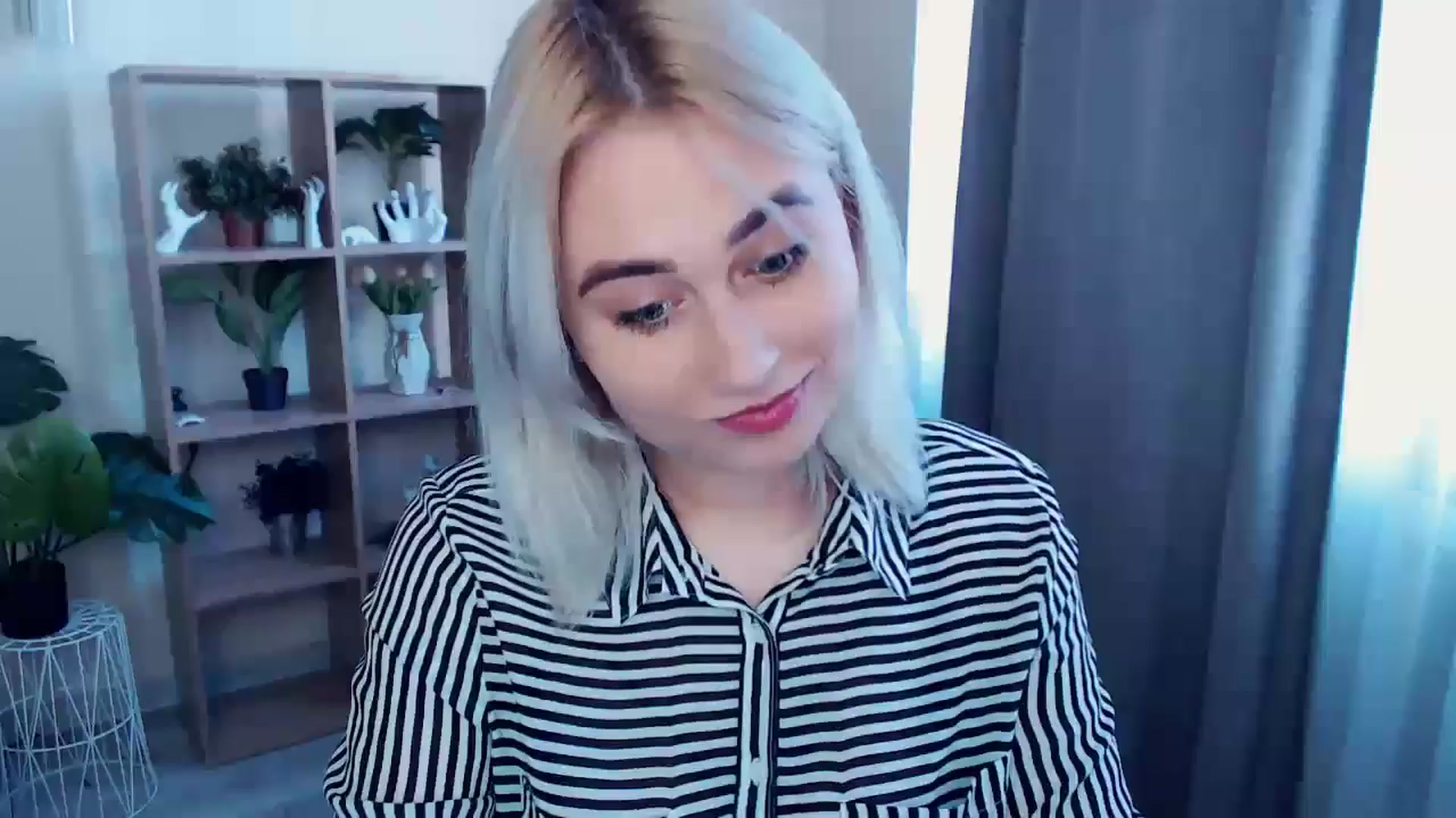 Gallery image thumbnail from Kukla_kolduna's myfreecams stream on, 05/09/2024, 16:05 image 14 of 20
