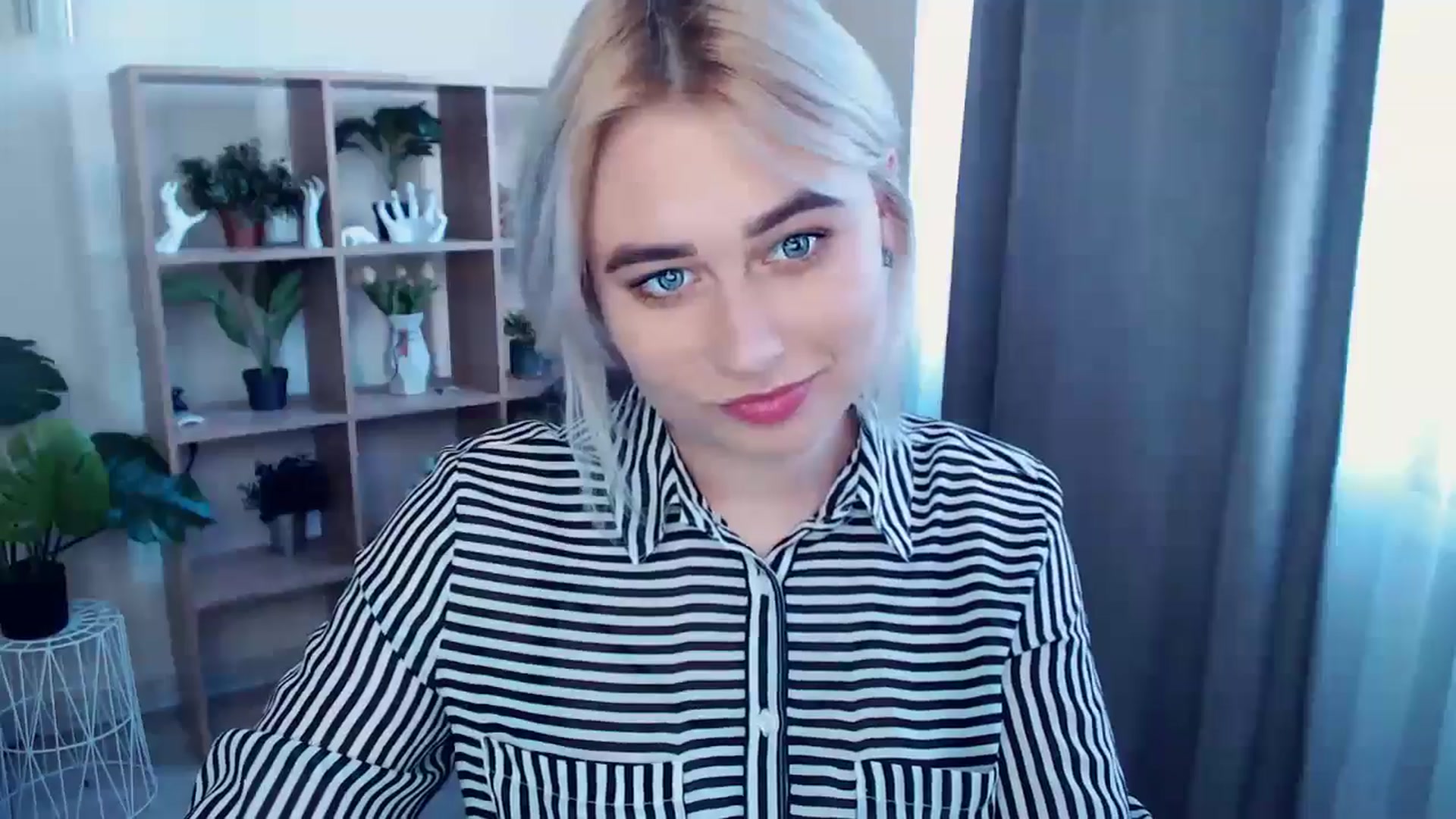 Gallery image thumbnail from Kukla_kolduna's myfreecams stream on, 05/09/2024, 16:05 image 17 of 20