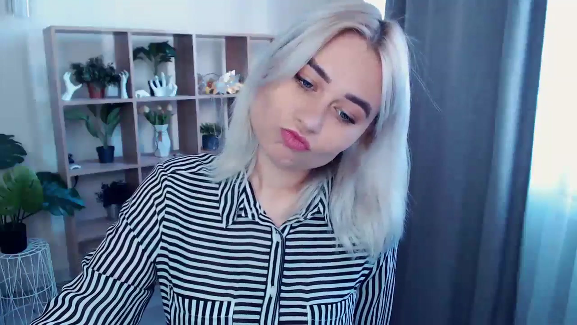 Gallery image thumbnail from Kukla_kolduna's myfreecams stream on, 05/09/2024, 16:05 image 12 of 20