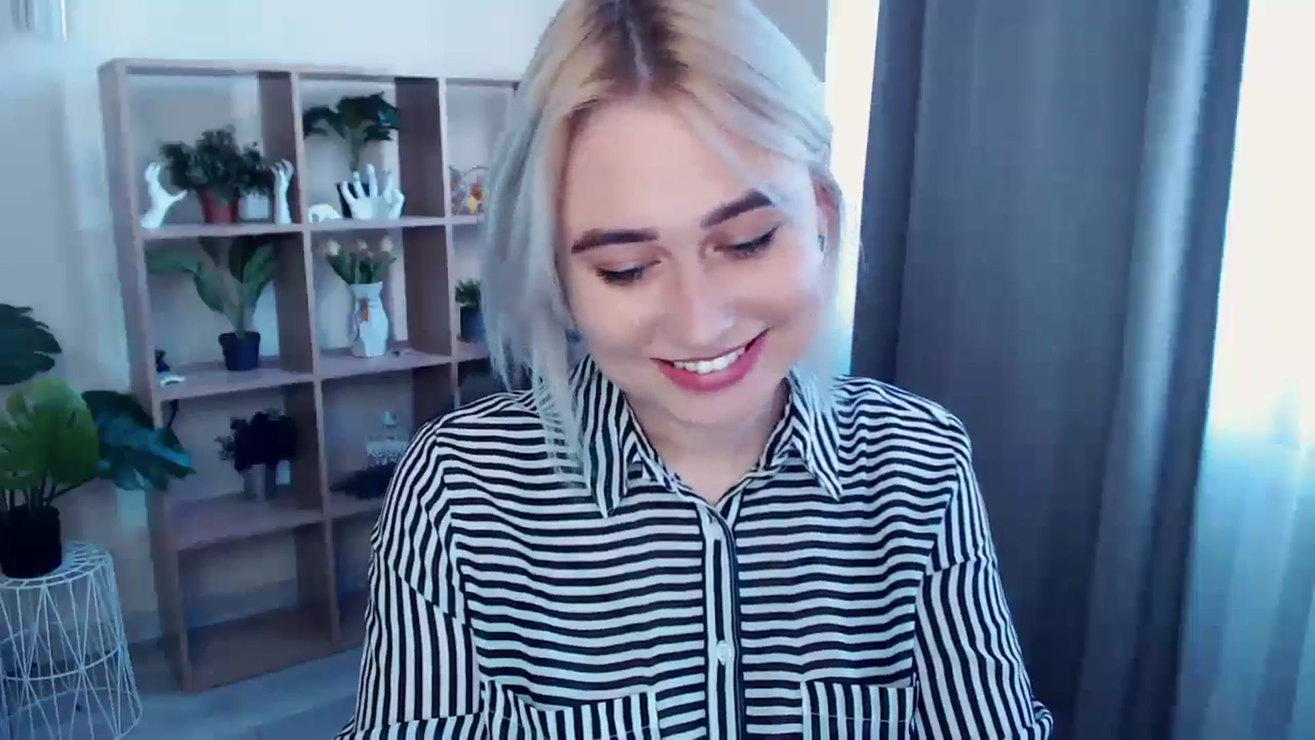 Gallery image thumbnail from Kukla_kolduna's myfreecams stream on, 05/09/2024, 16:05 image 18 of 20