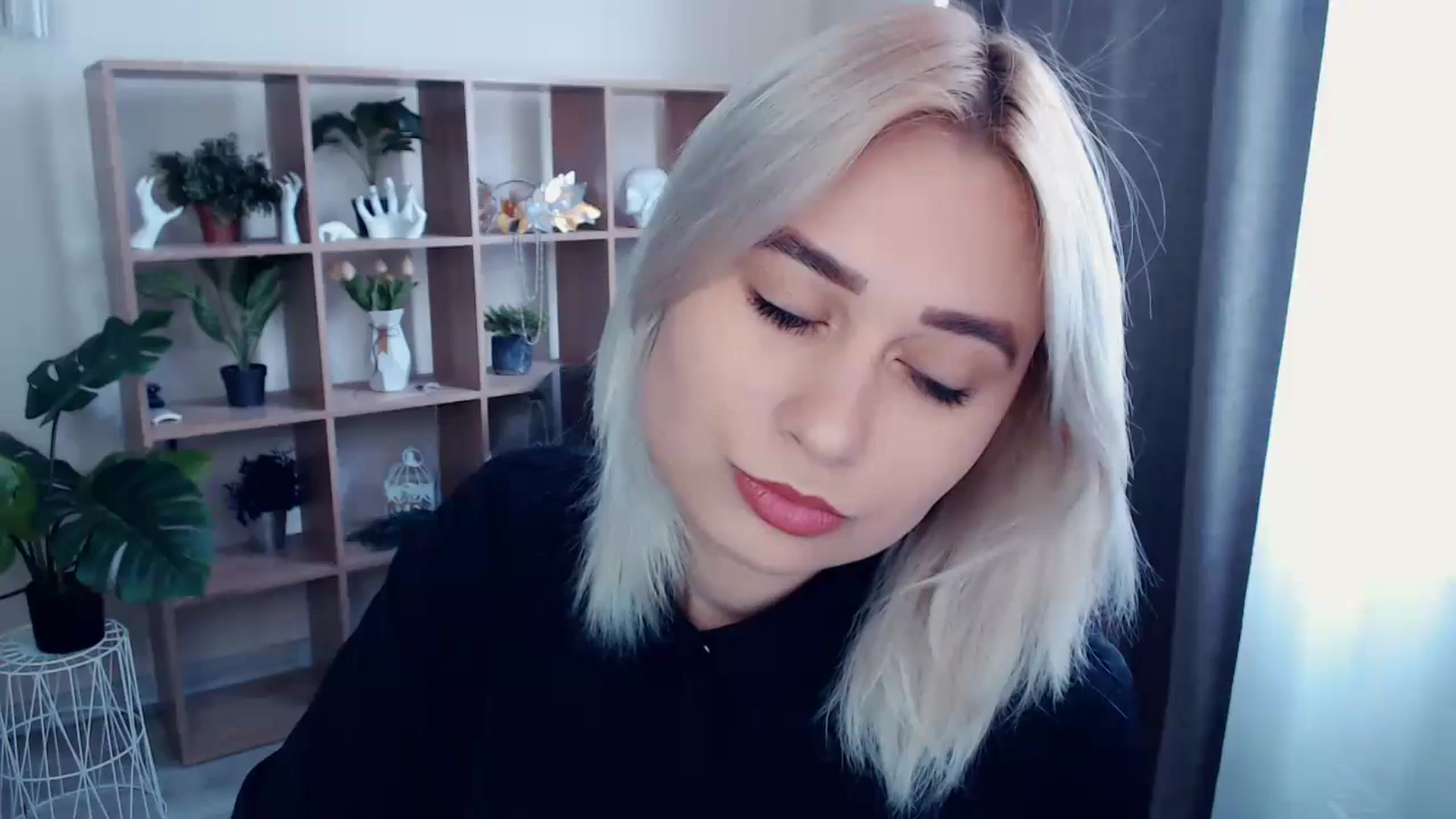 Gallery image thumbnail from Kukla_kolduna's myfreecams stream on, 05/13/2024, 13:10 image 19 of 20