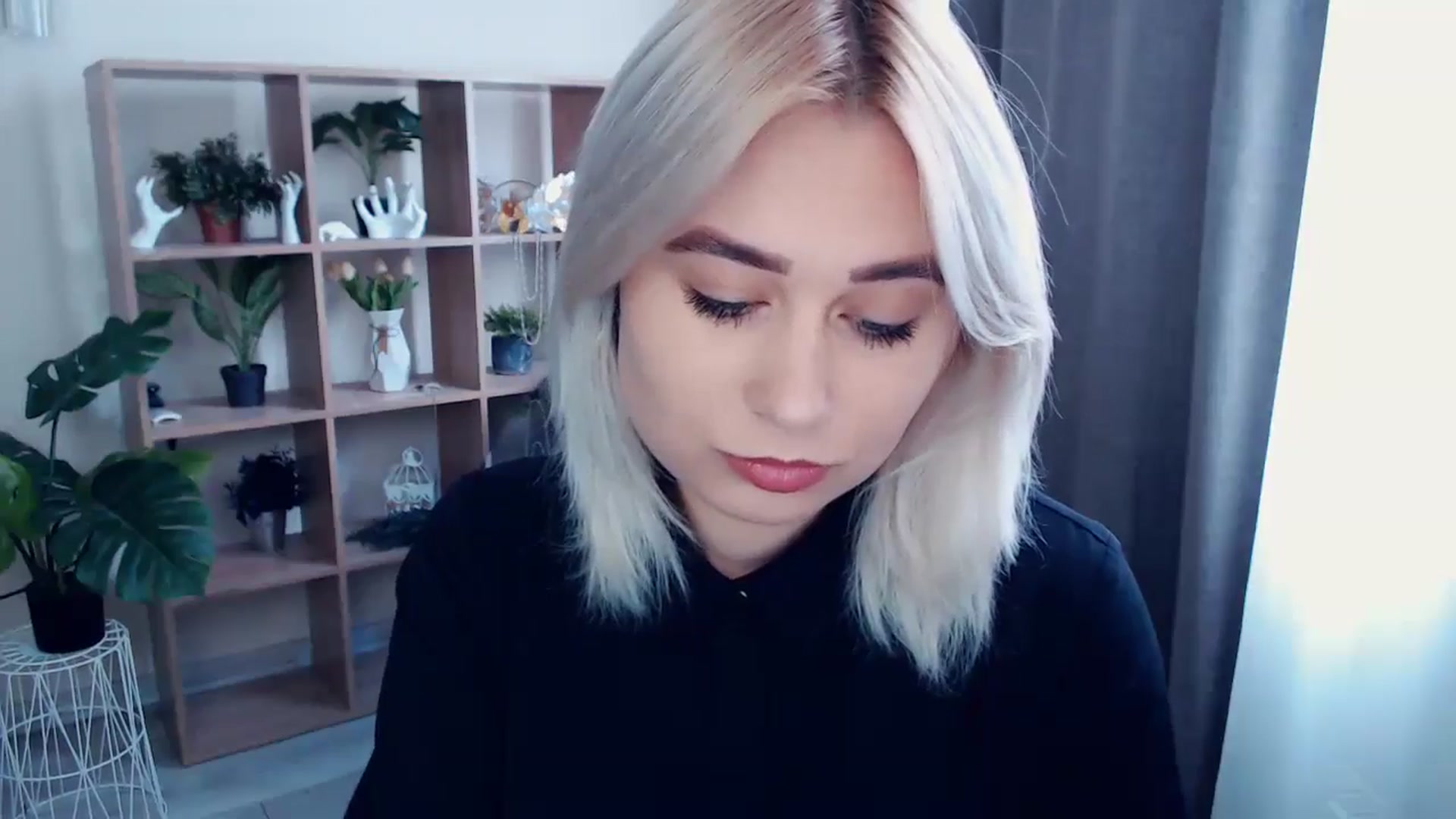 Gallery image thumbnail from Kukla_kolduna's myfreecams stream on, 05/13/2024, 13:10 image 16 of 20