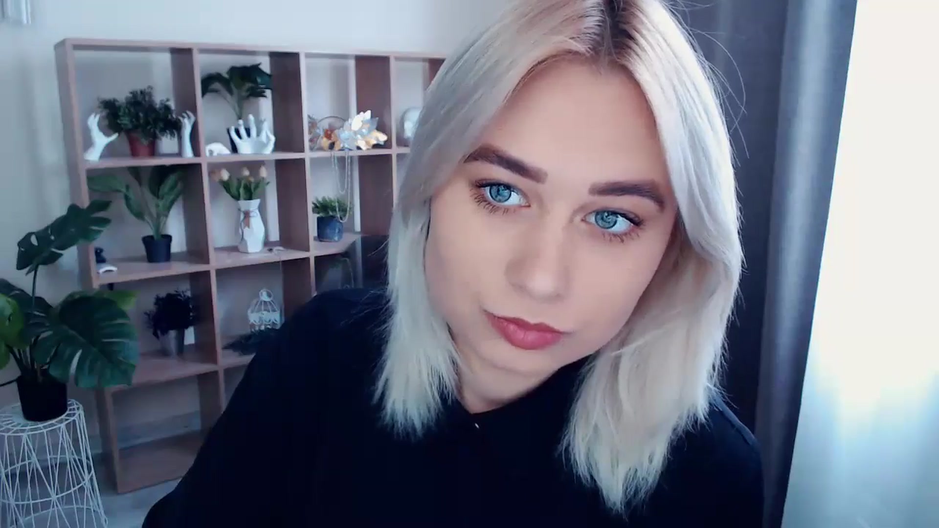 Gallery image thumbnail from Kukla_kolduna's myfreecams stream on, 05/13/2024, 13:10 image 18 of 20